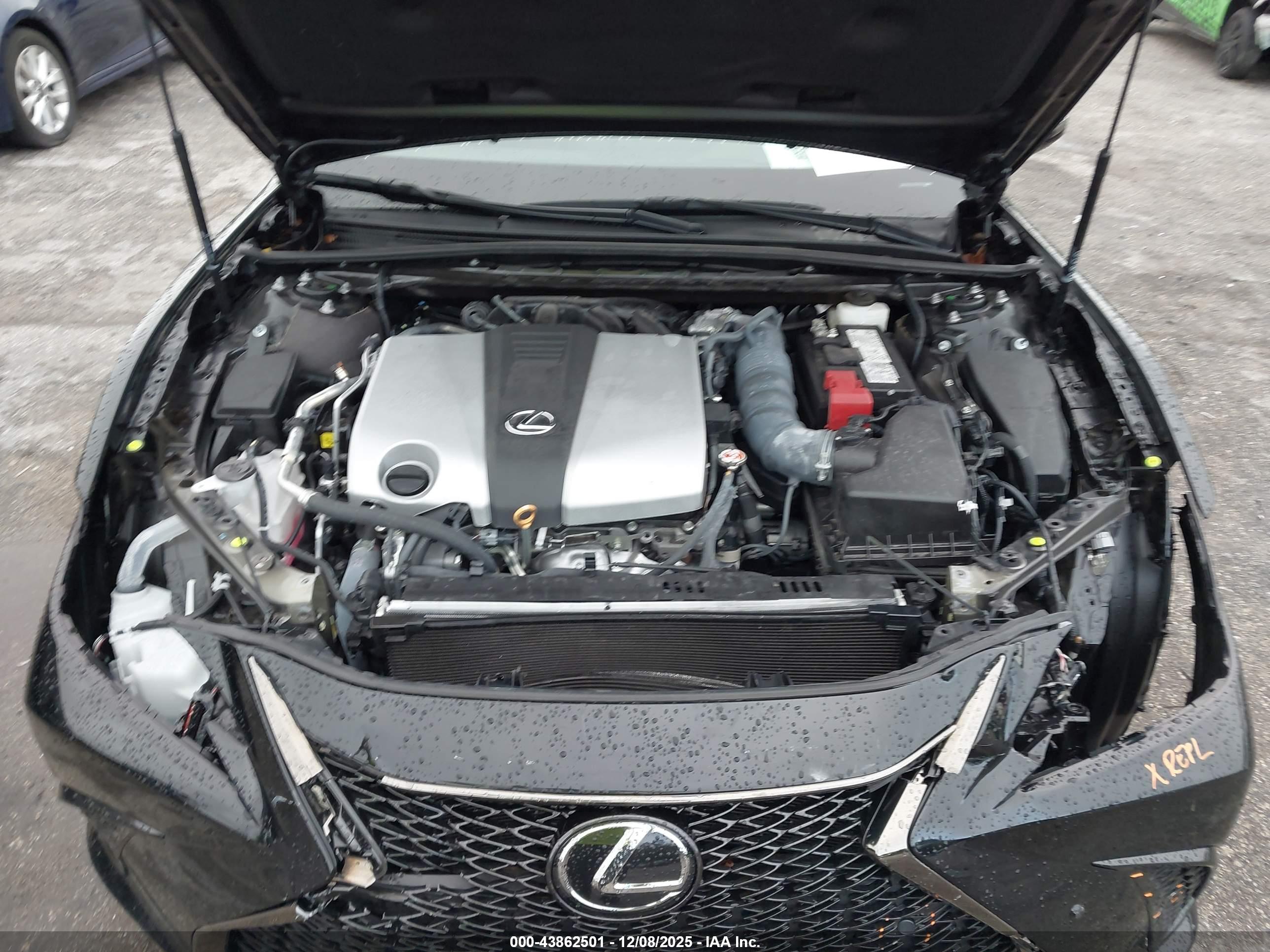 LEXUS ES image 10
