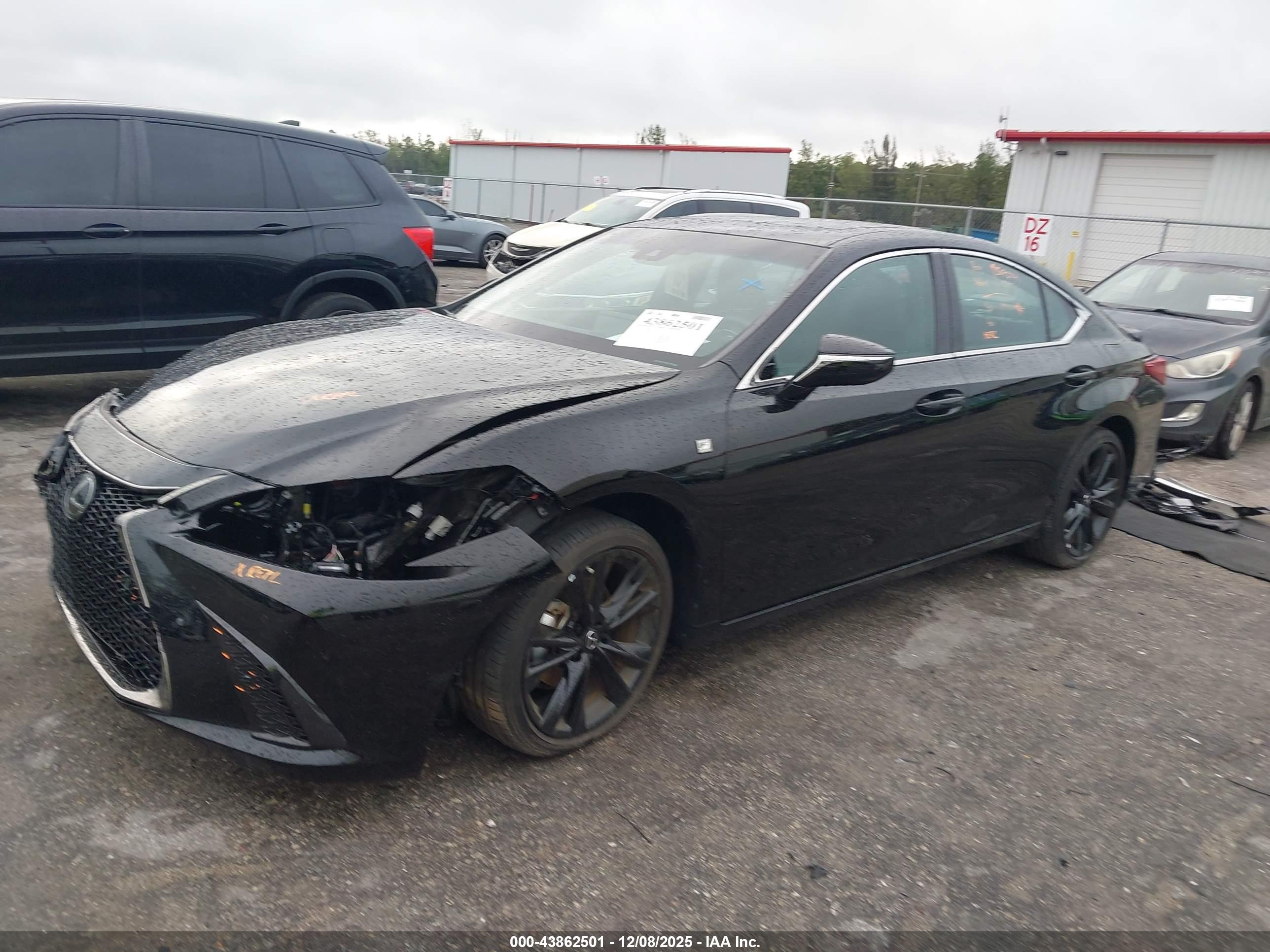 LEXUS ES image 2