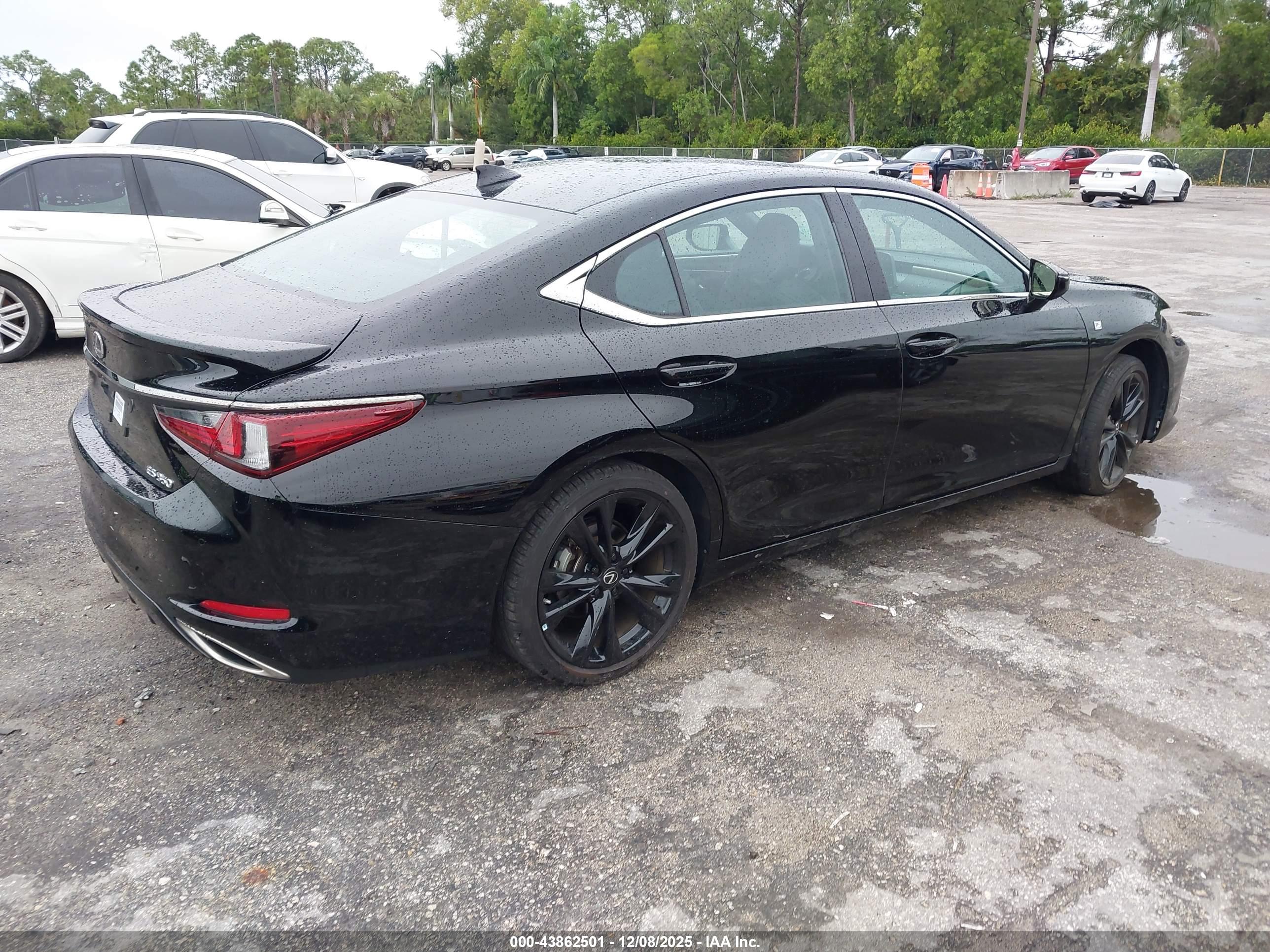 LEXUS ES image 4