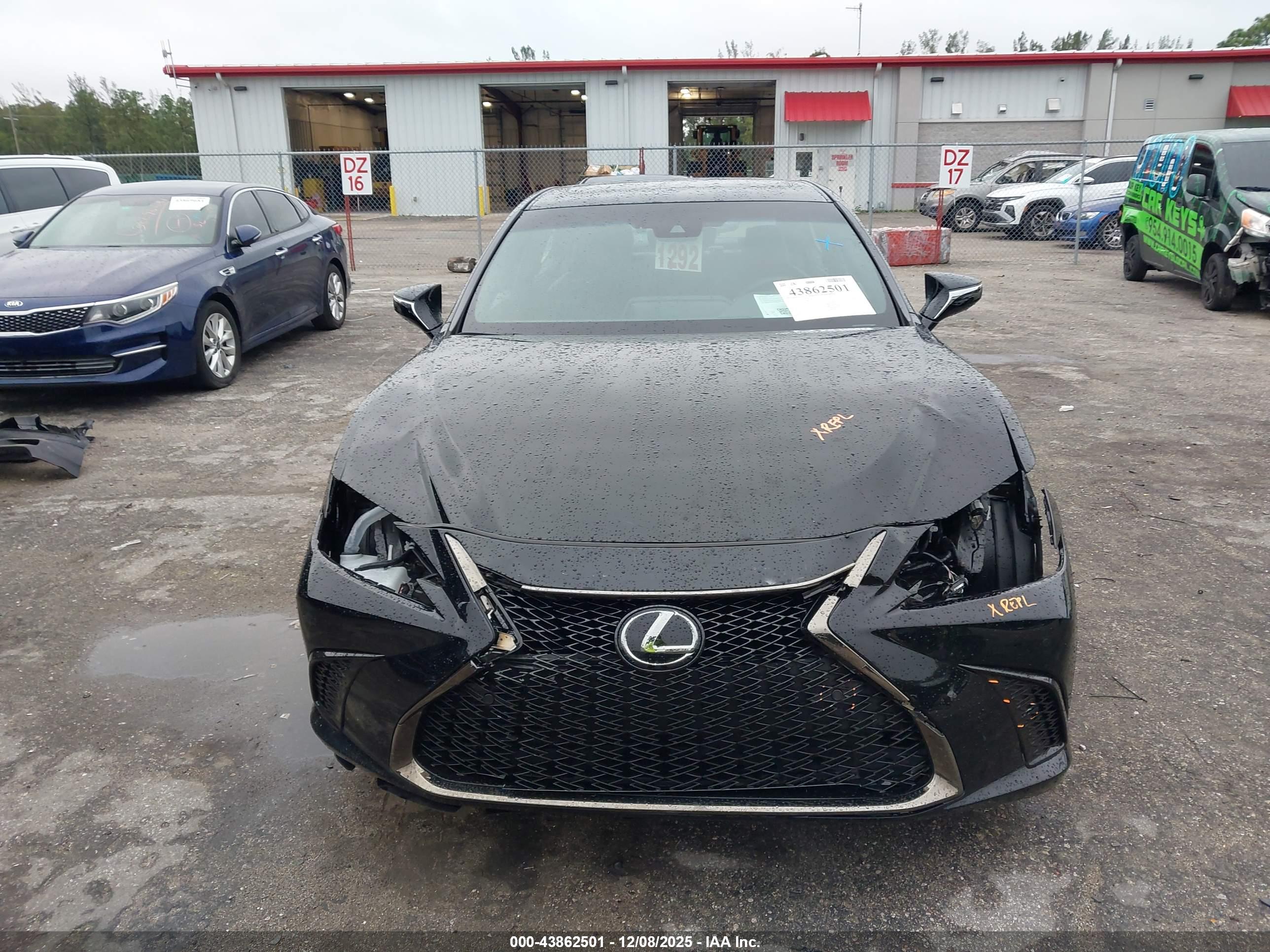 LEXUS ES image 6
