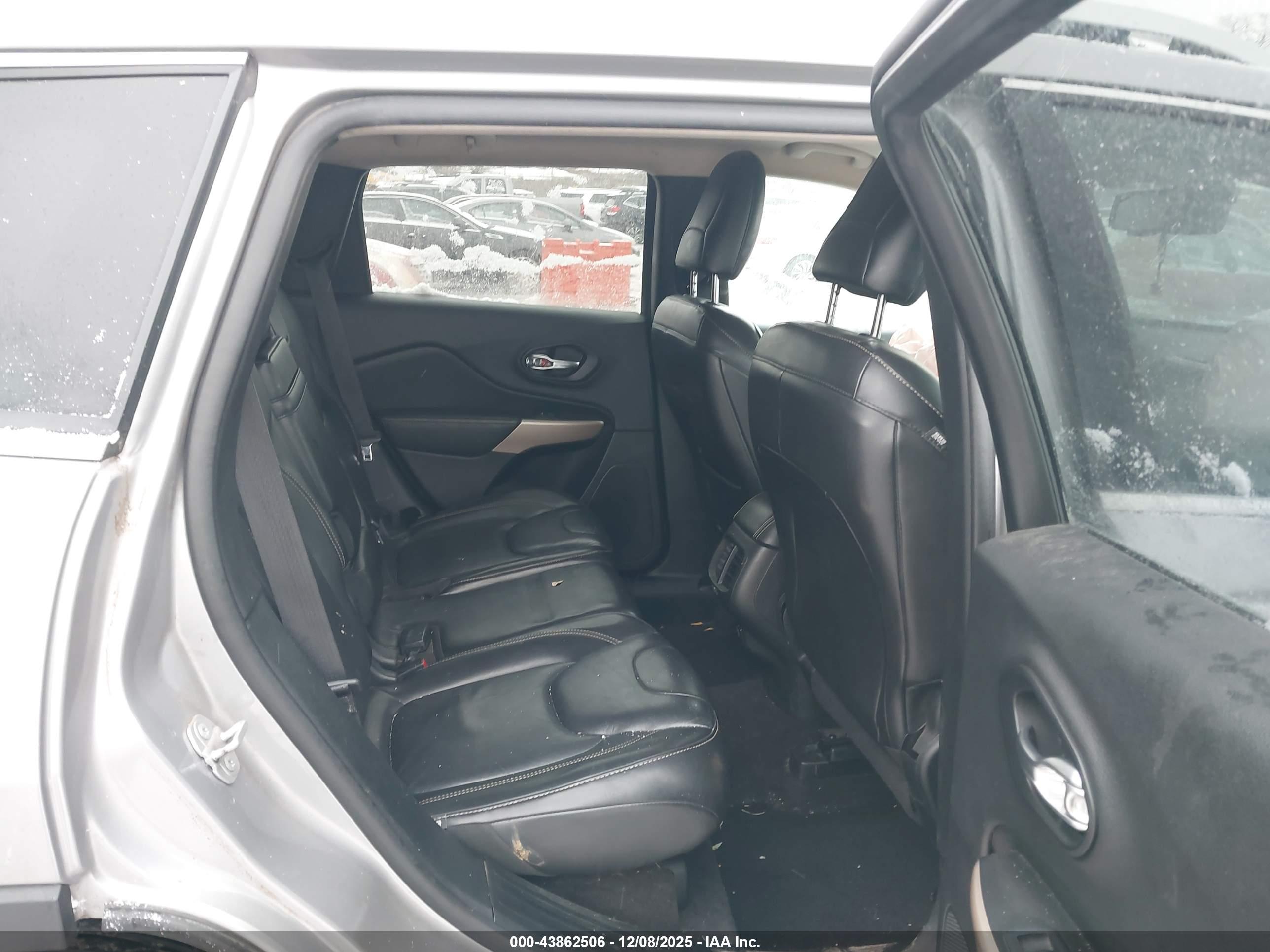 JEEP CHEROKEE image 8
