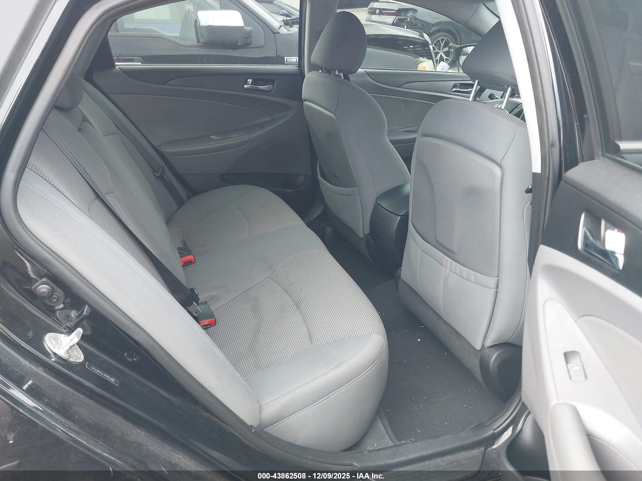 HYUNDAI SONATA image 8