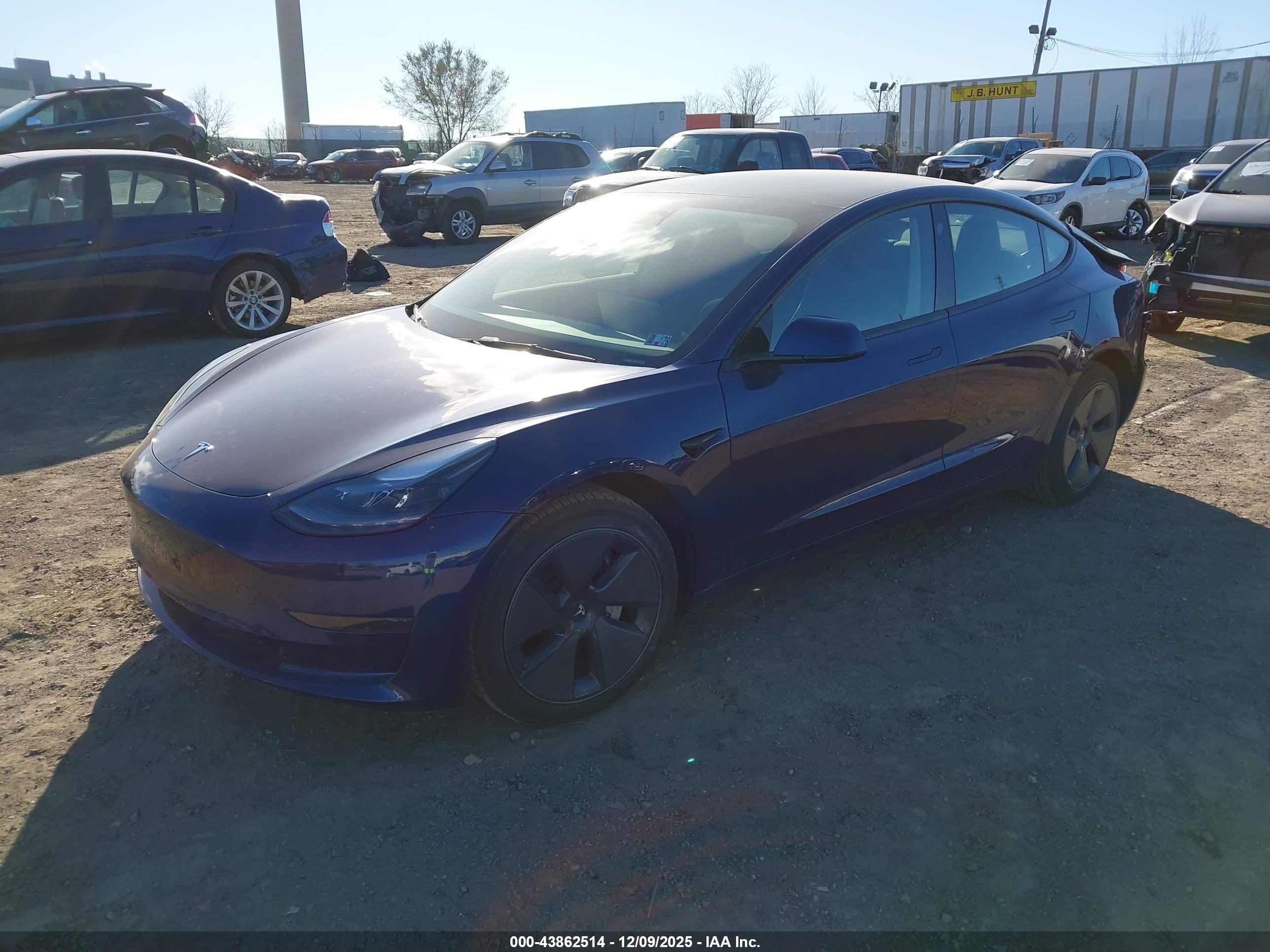 TESLA MODEL image 2
