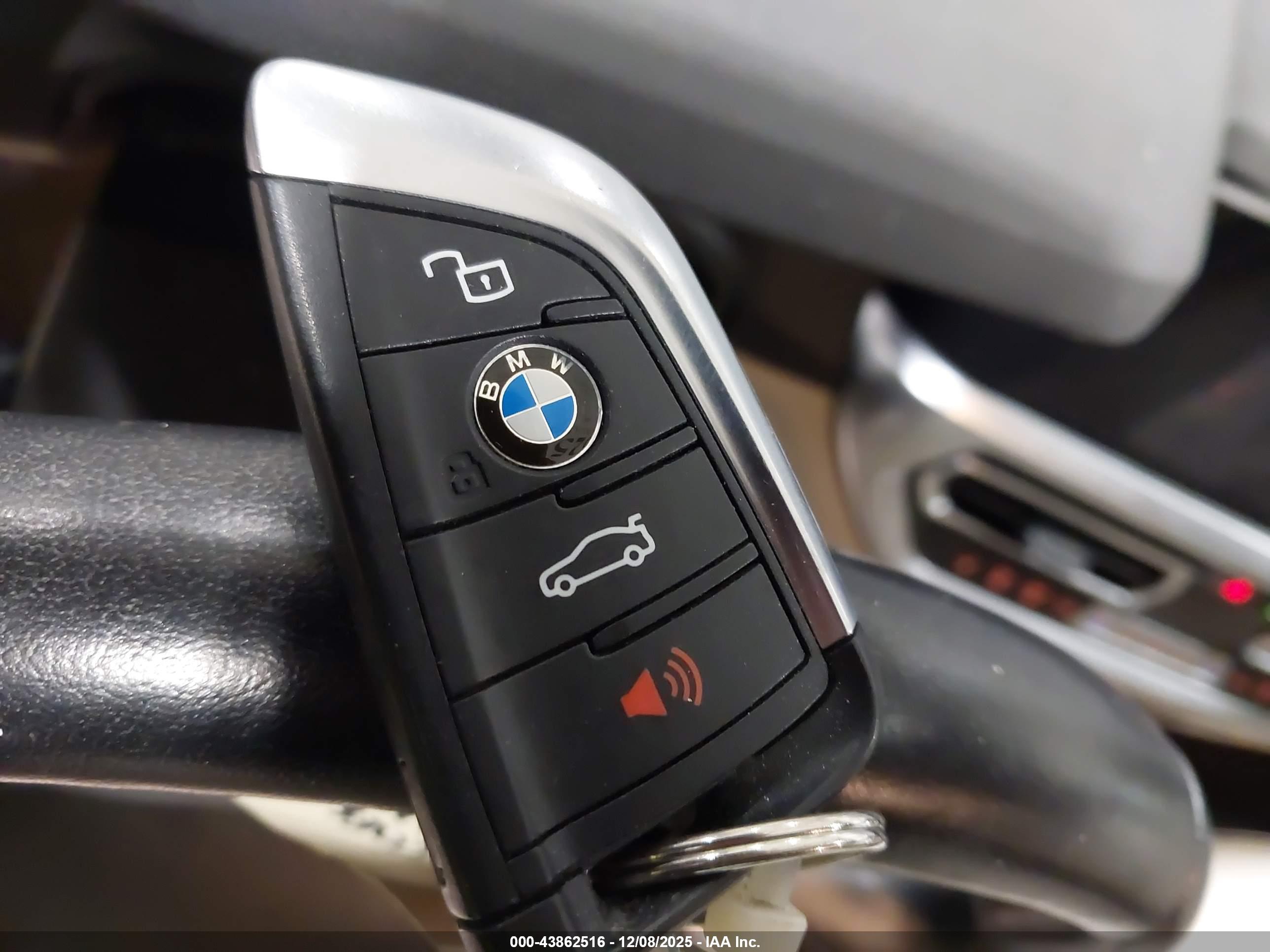 BMW 330I image 11