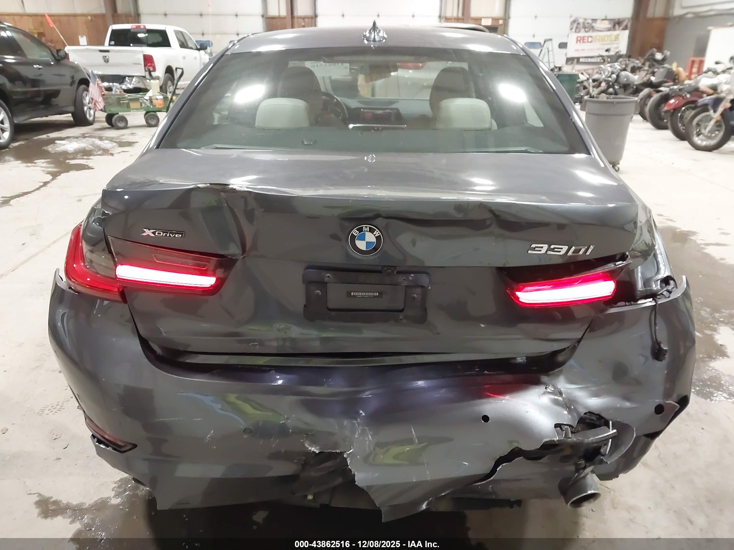 BMW 330I image 6