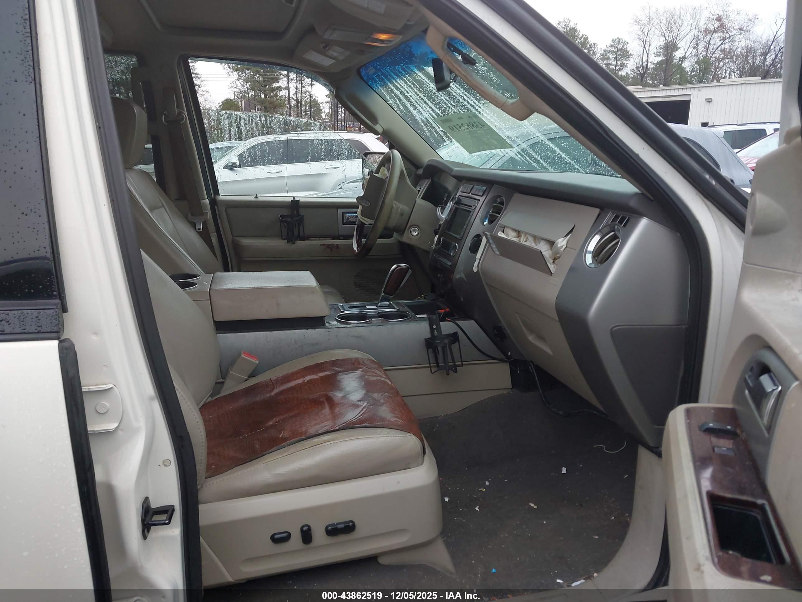 FORD EXPEDITION image 5