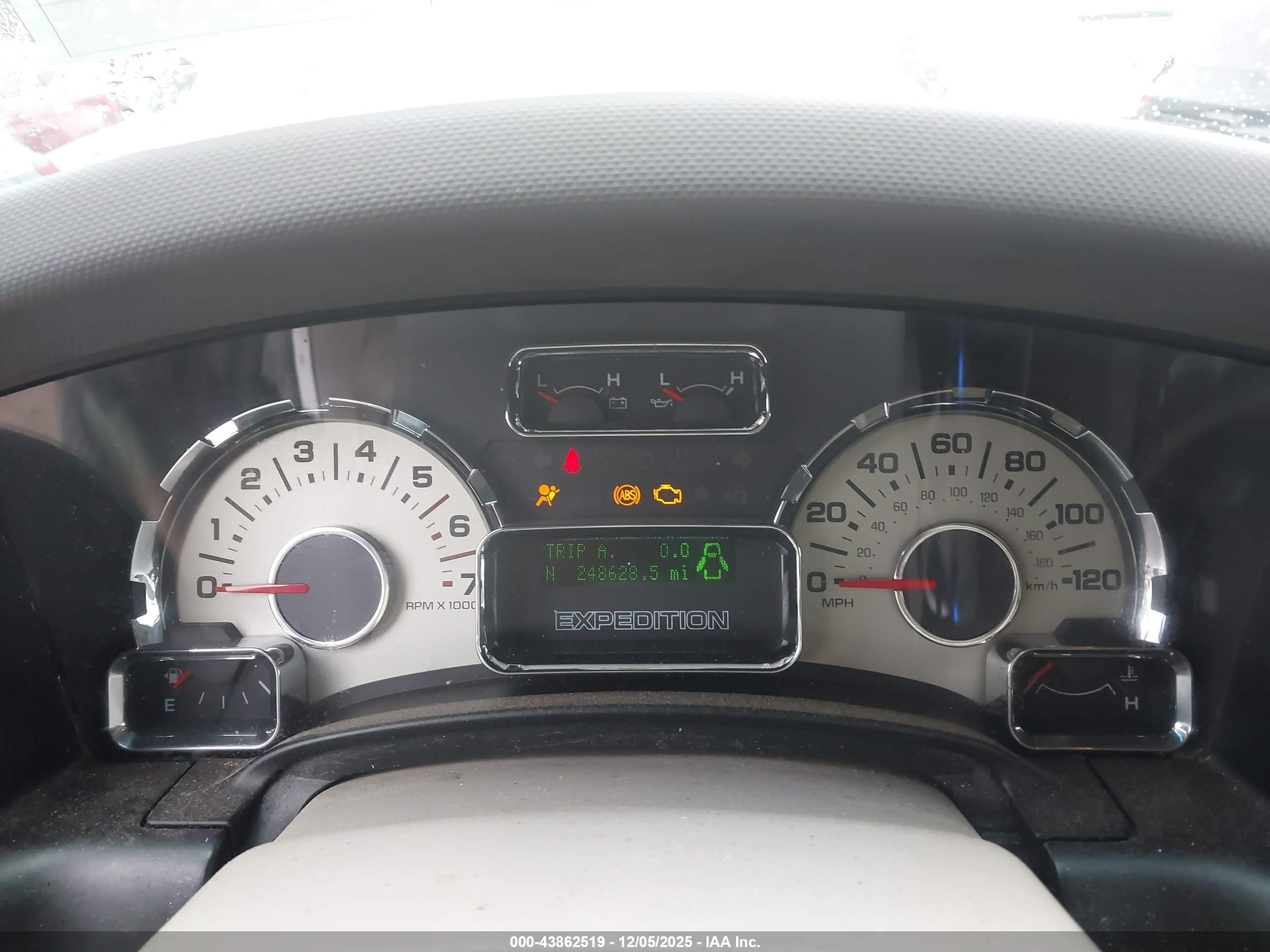 FORD EXPEDITION image 7