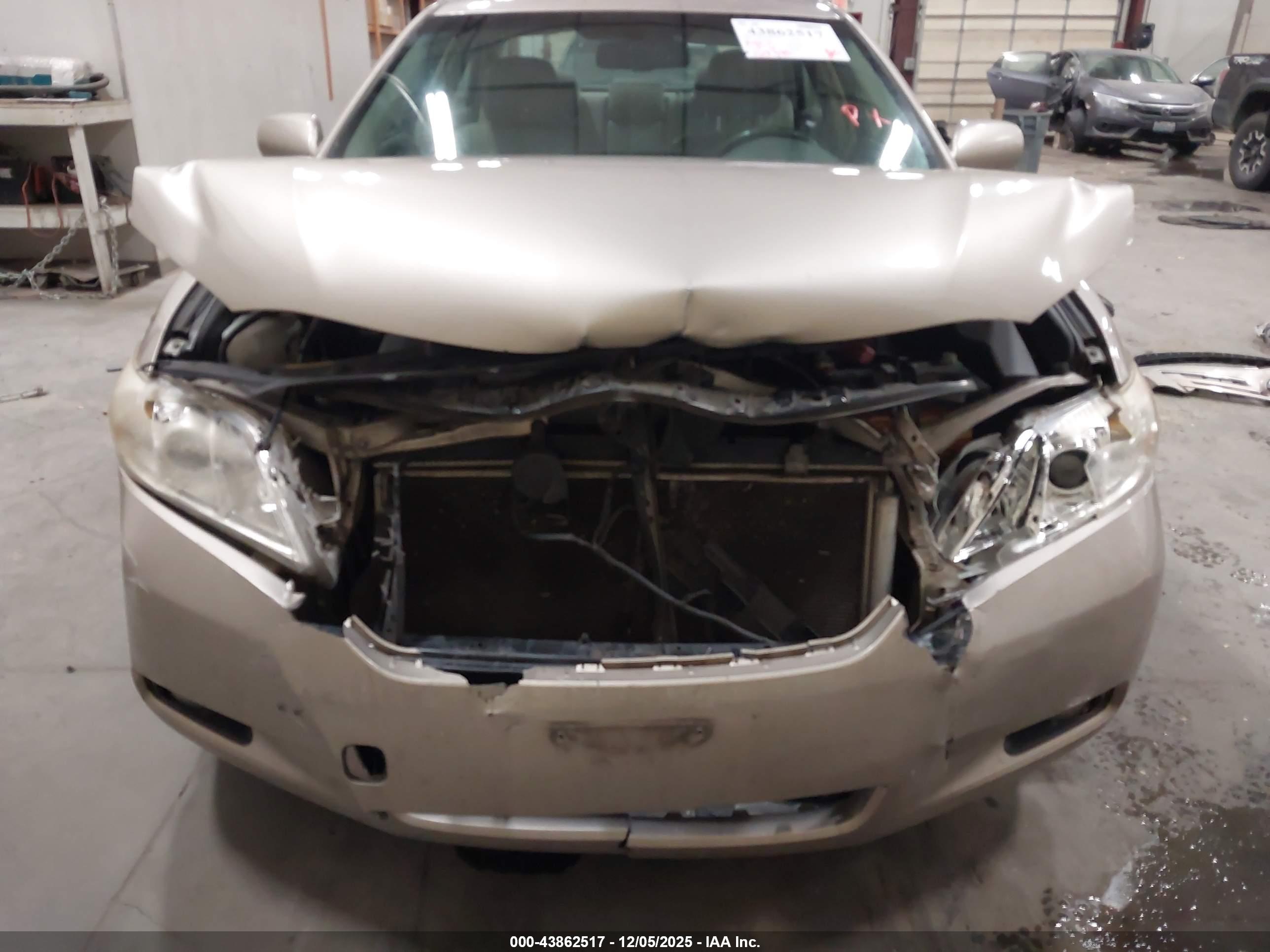 TOYOTA CAMRY image 6