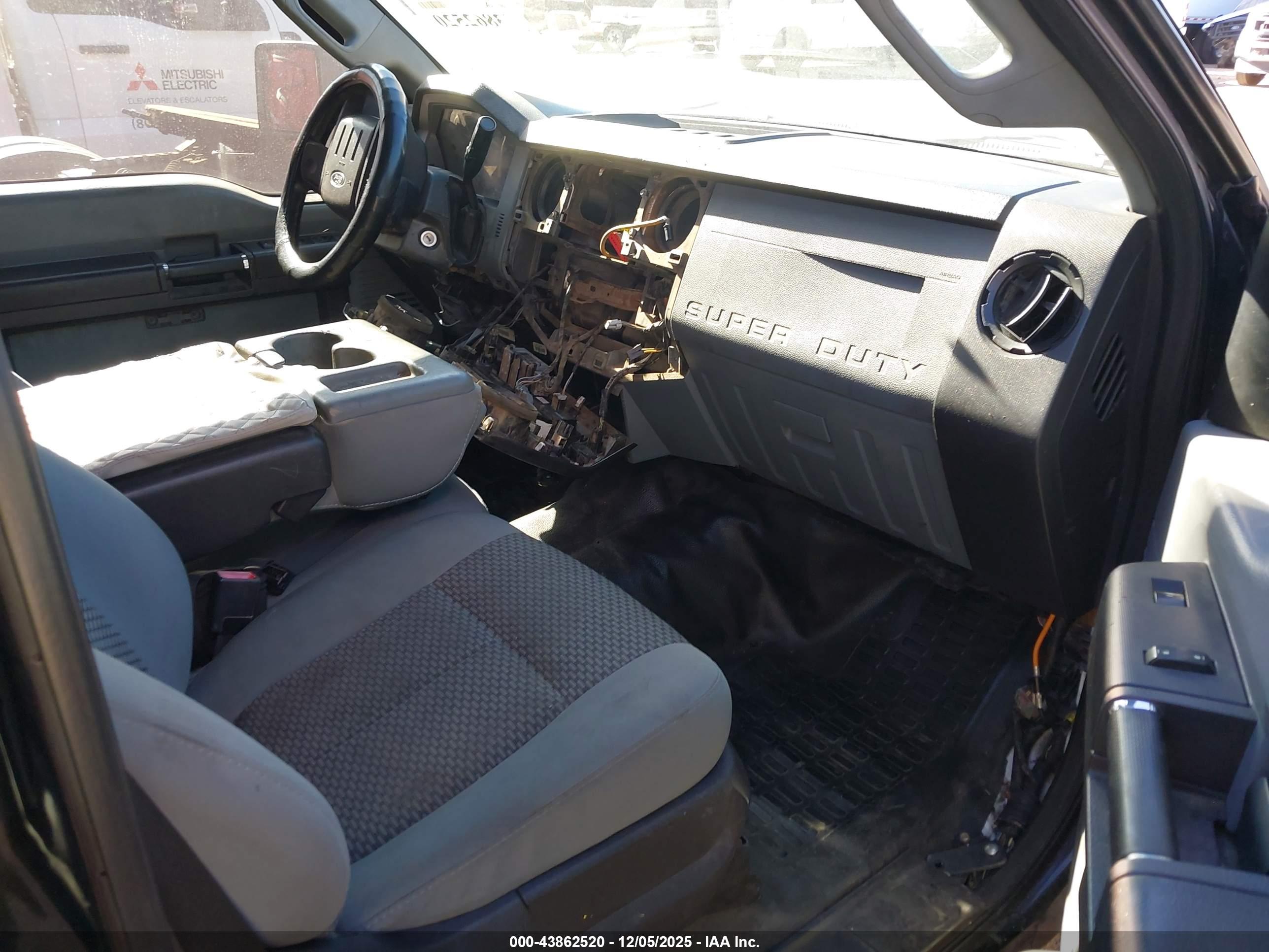 FORD F-350 image 8