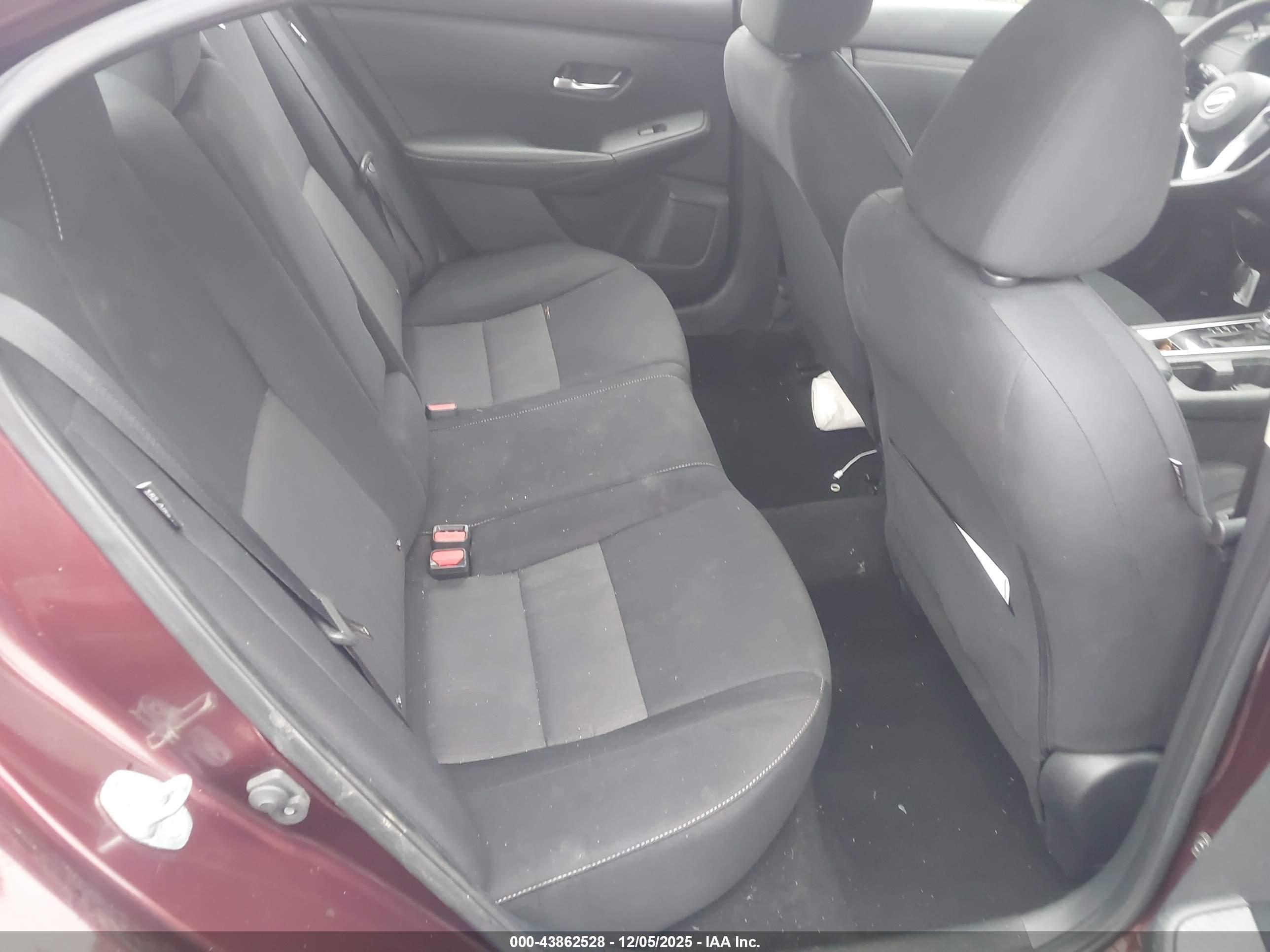 NISSAN SENTRA image 8
