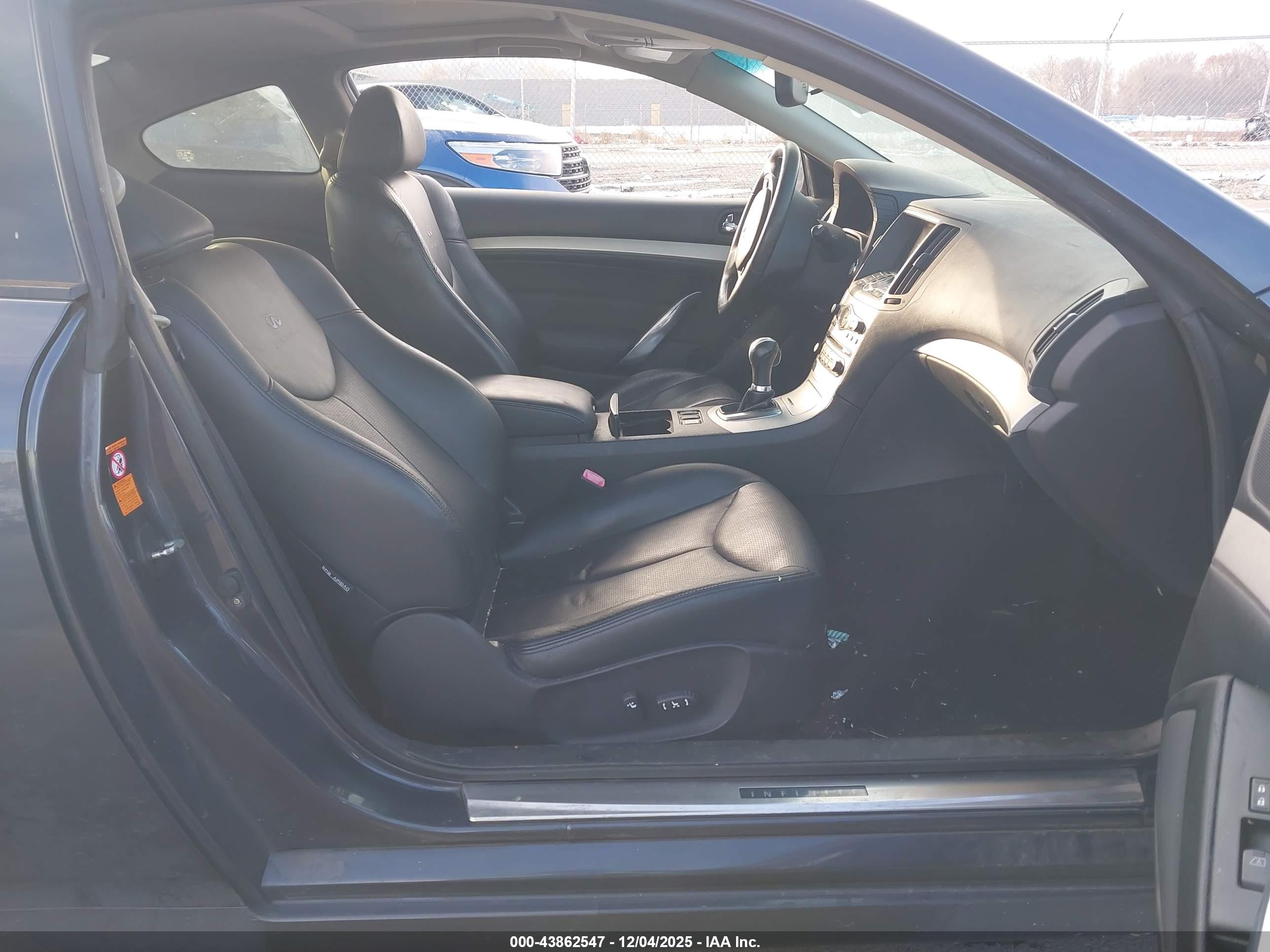INFINITI G37 image 5