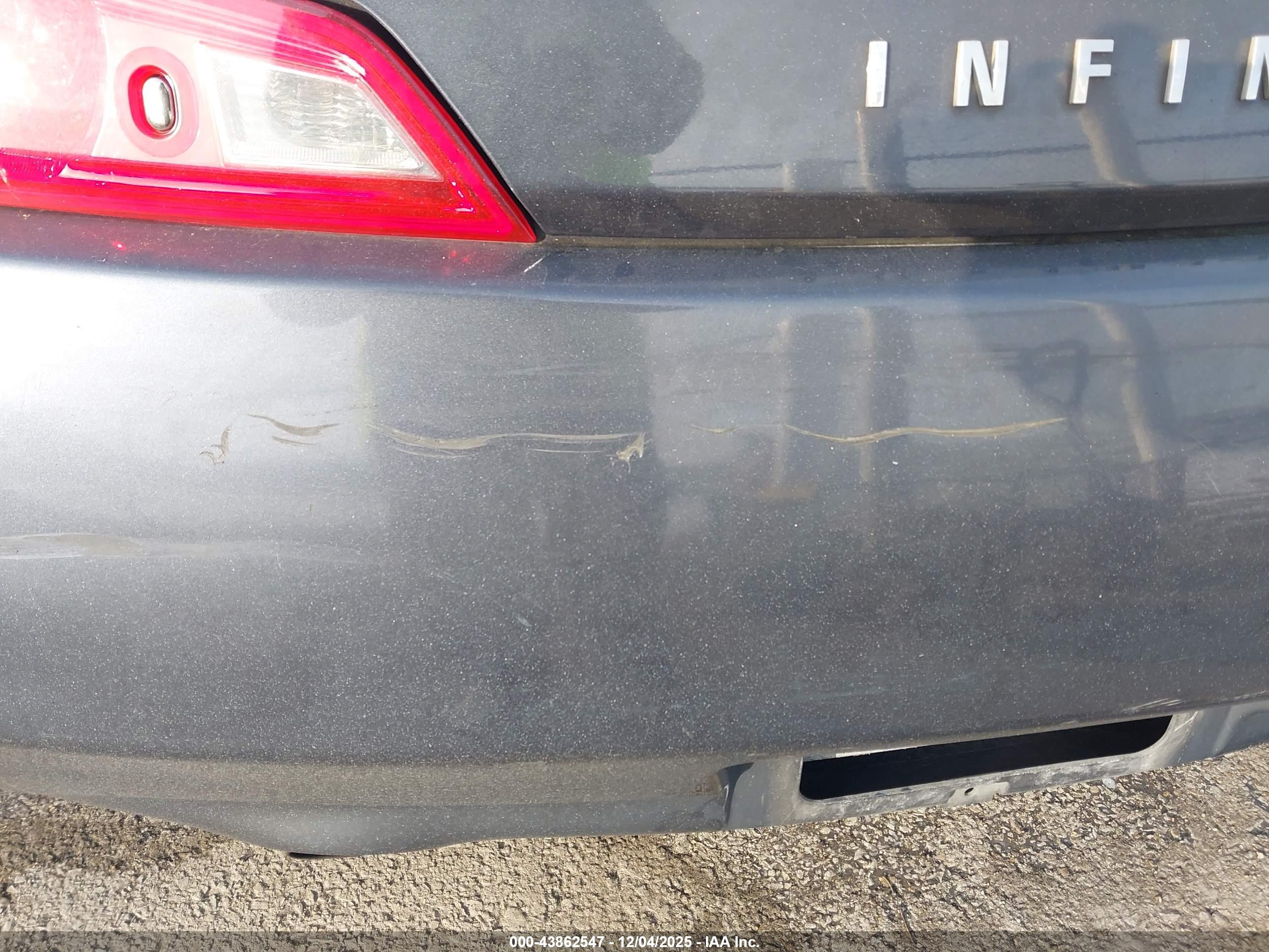 INFINITI G37 image 6