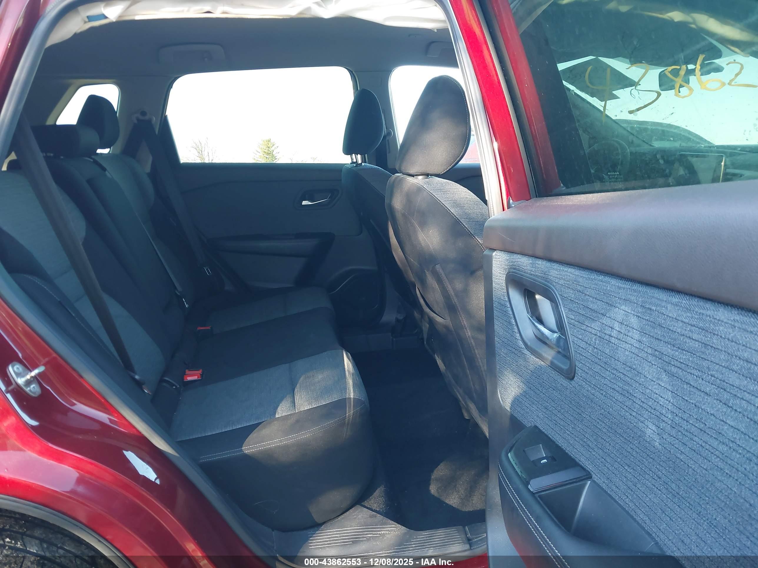 NISSAN ROGUE image 8