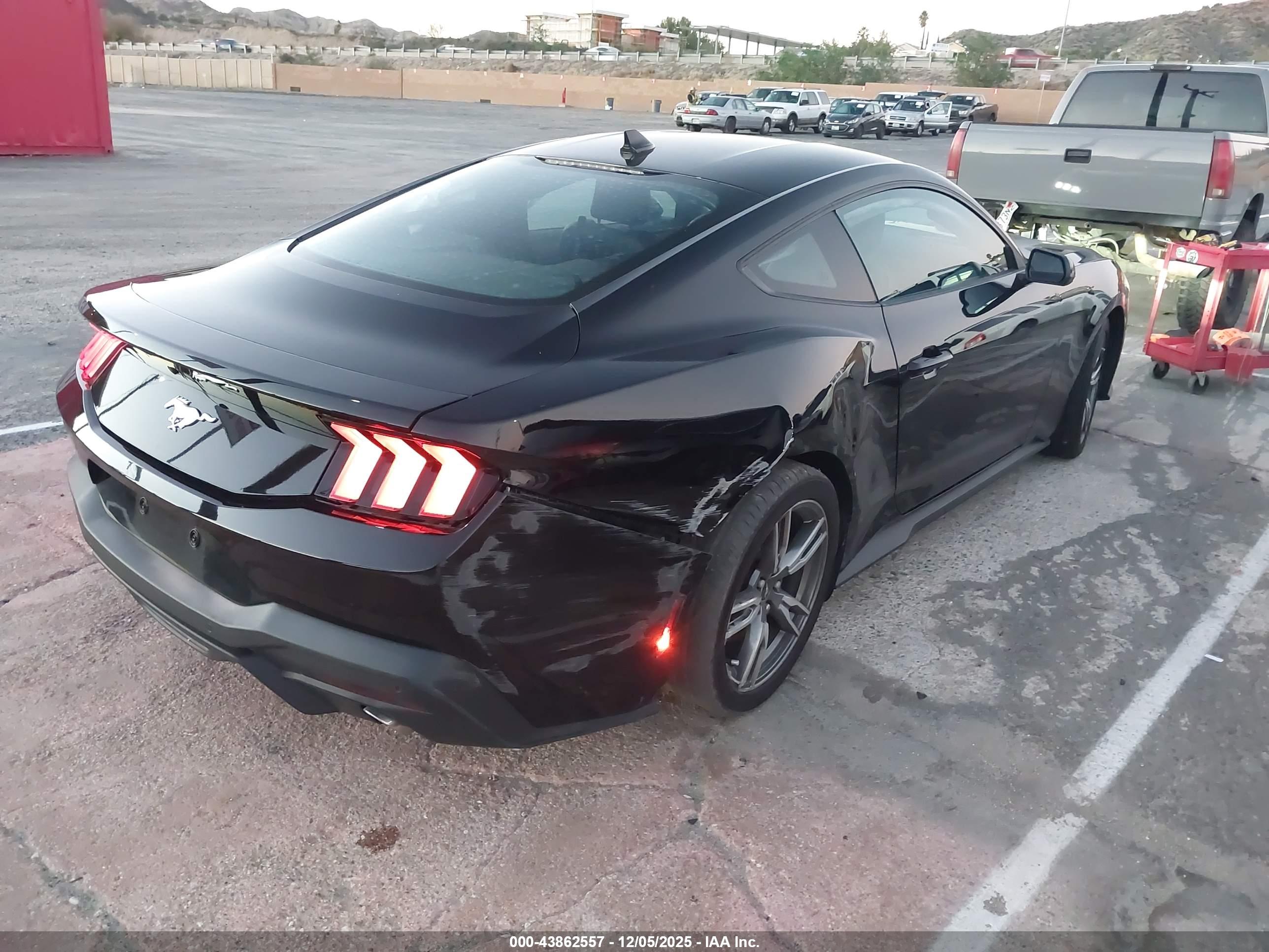 FORD MUSTANG image 4