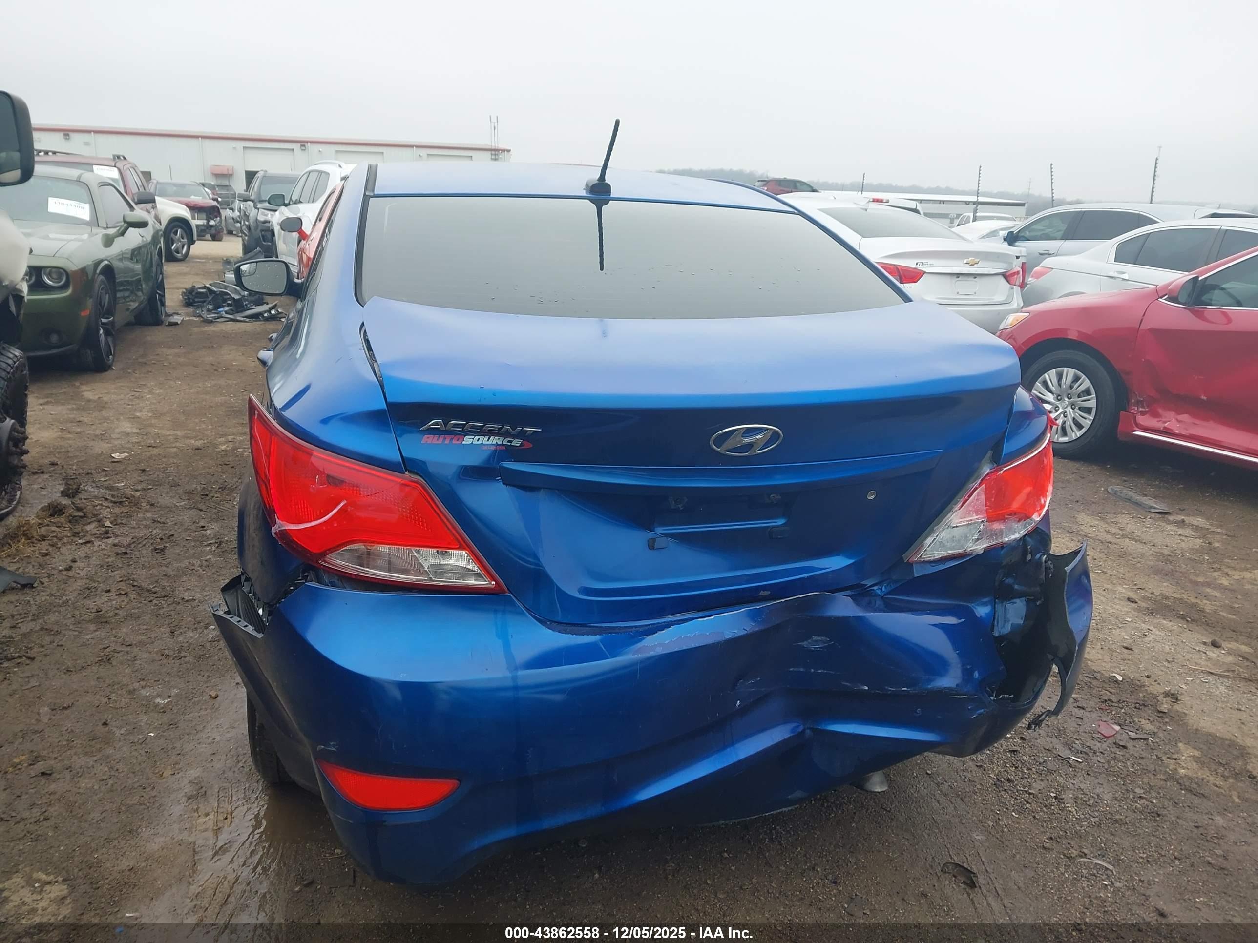 HYUNDAI ACCENT image 6