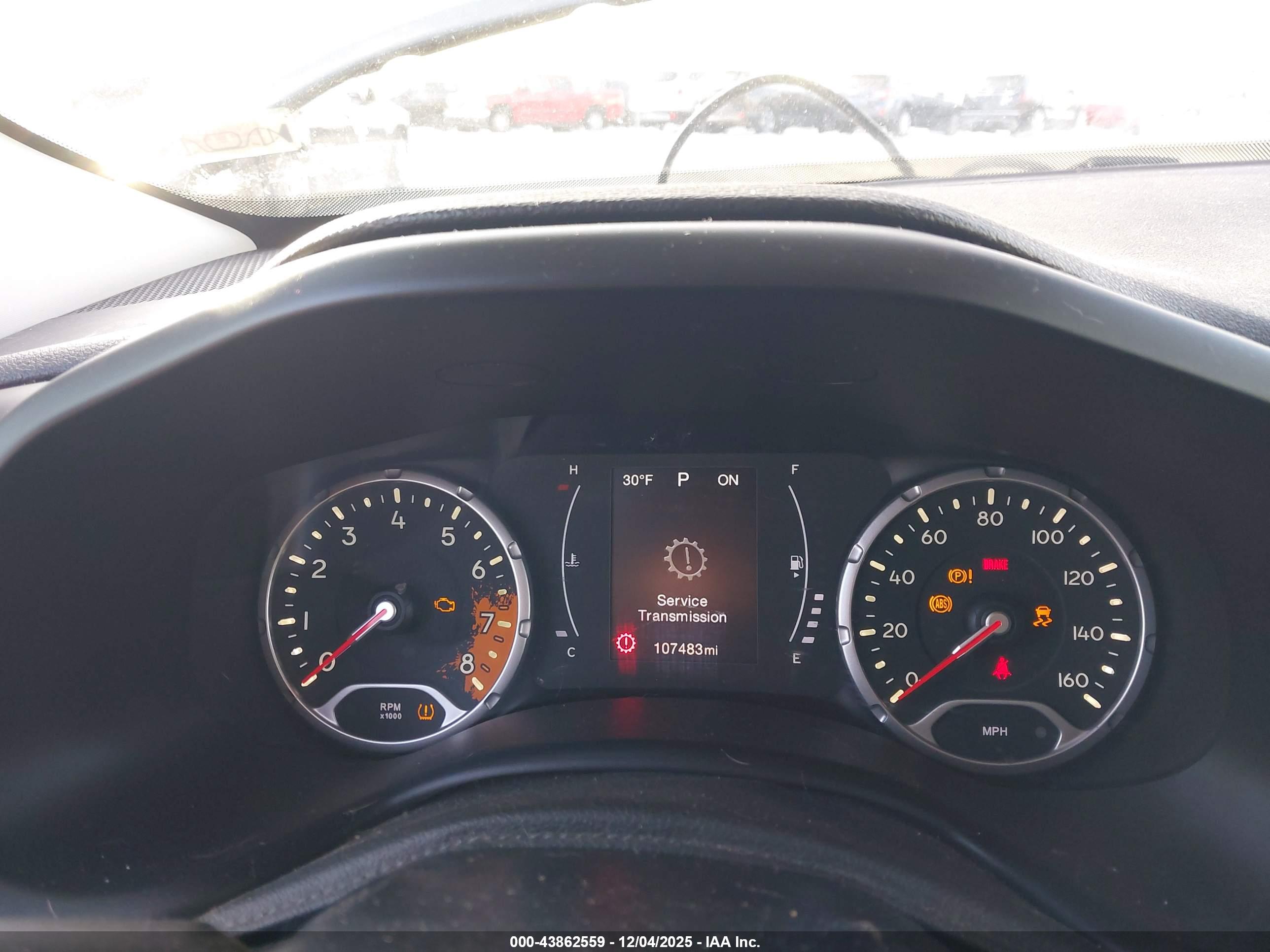 JEEP RENEGADE image 7