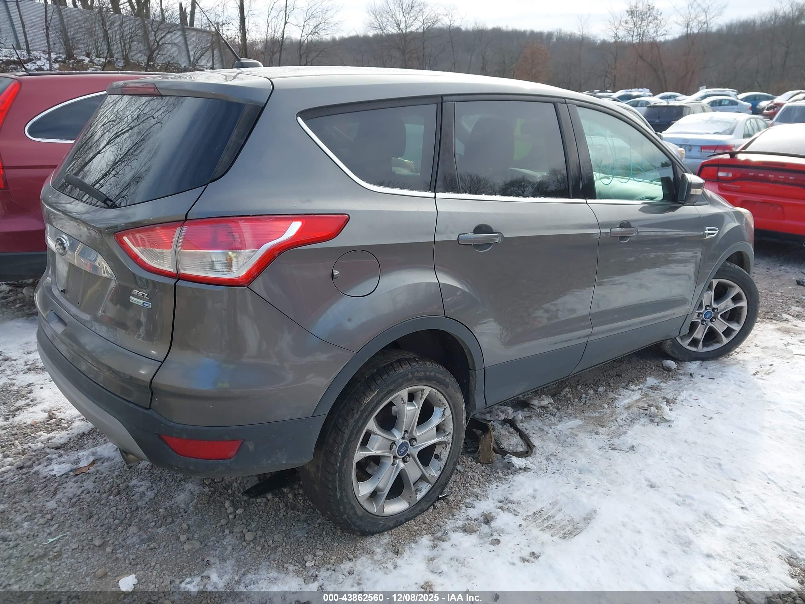 FORD ESCAPE image 4