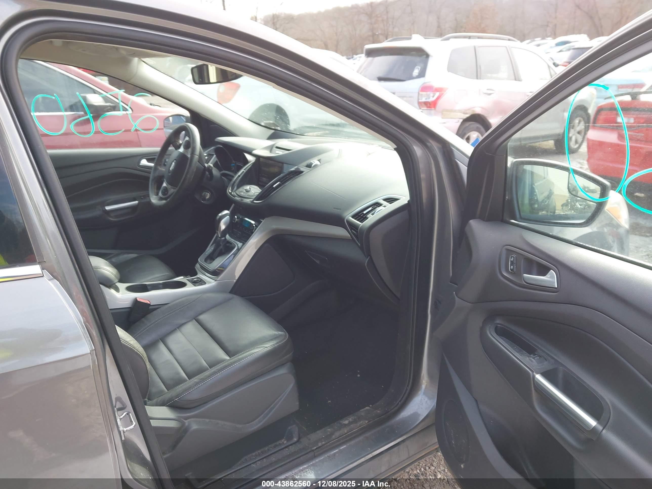 FORD ESCAPE image 5