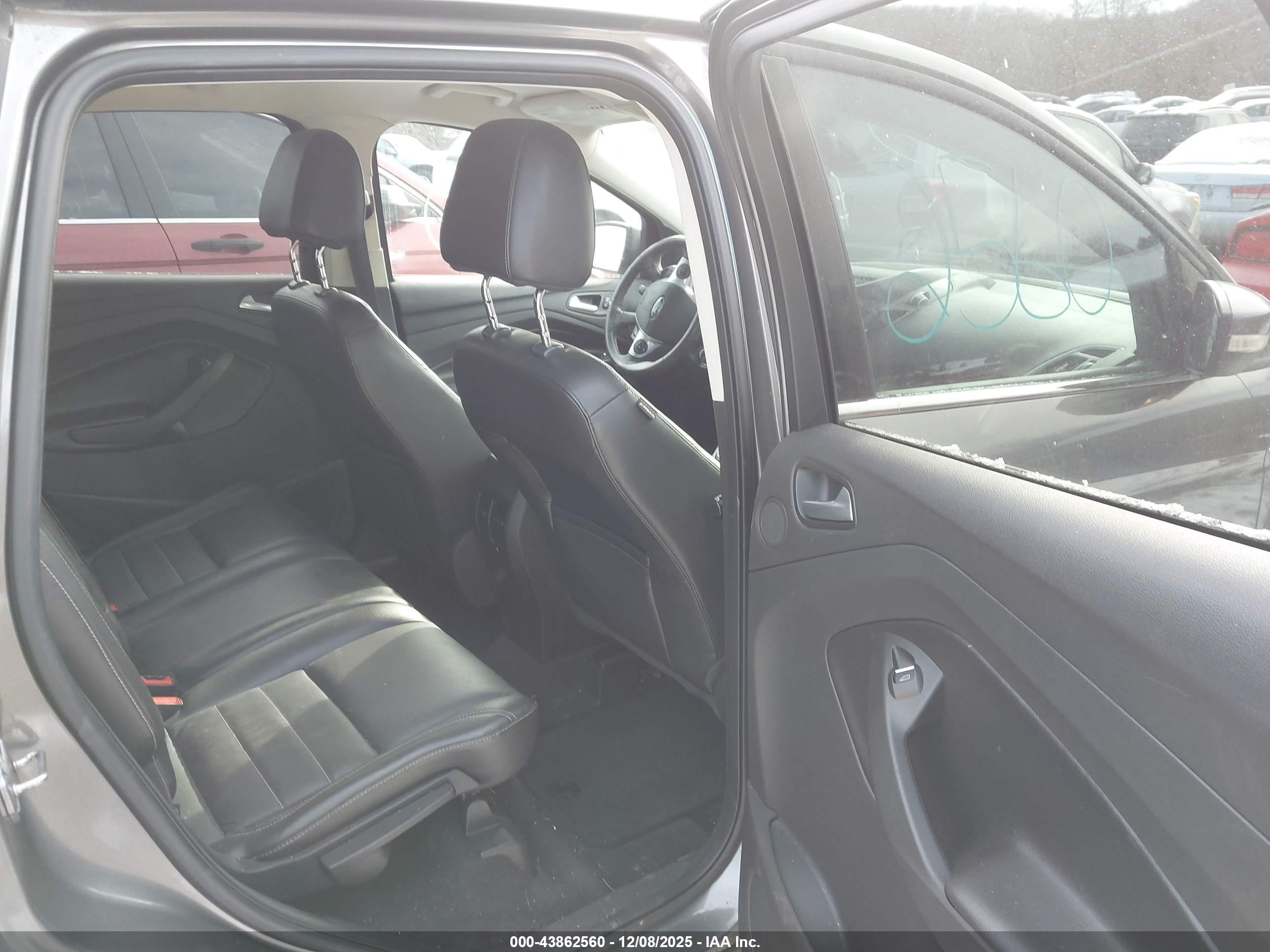 FORD ESCAPE image 8