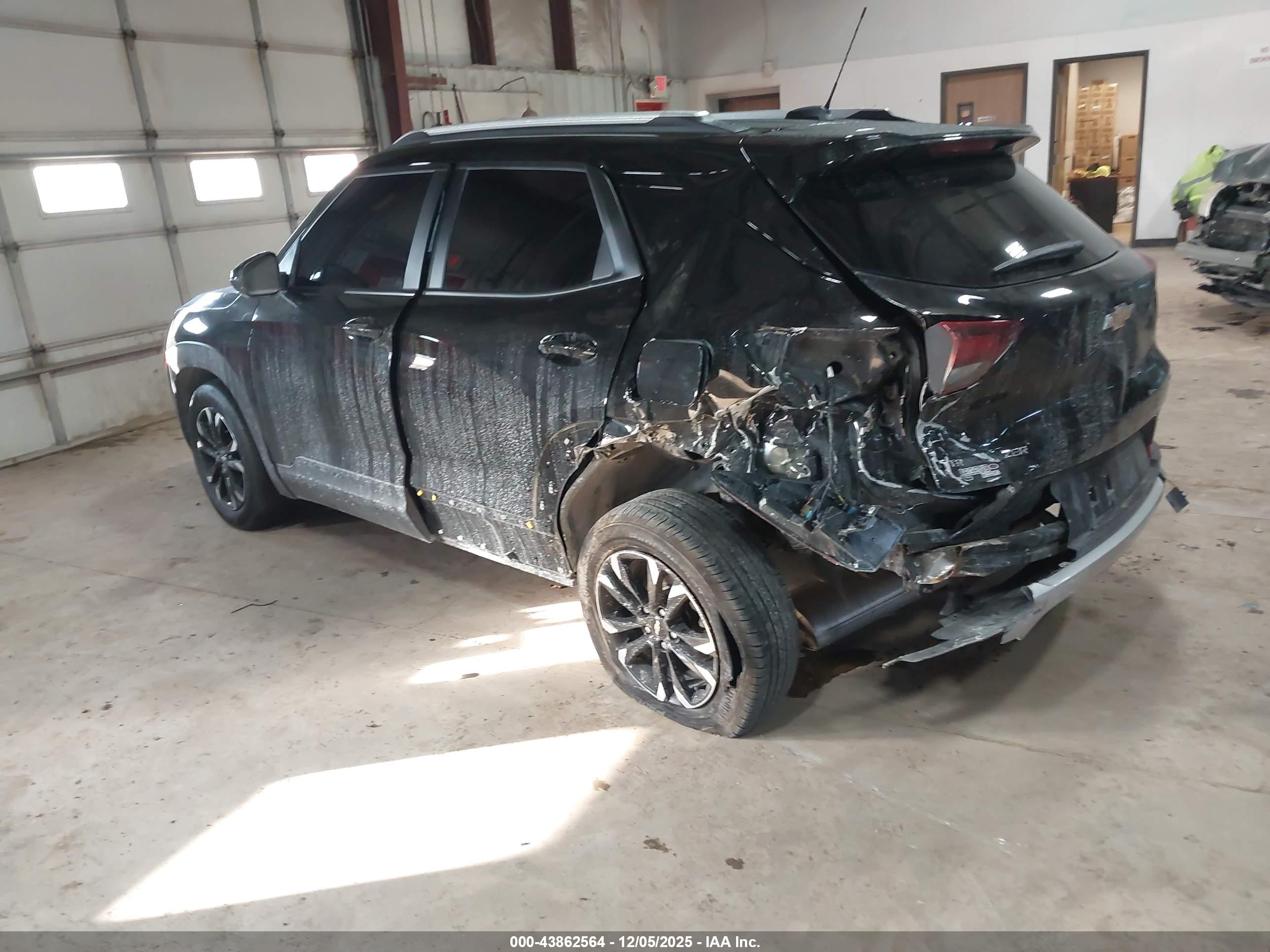 CHEVROLET TRAILBLAZER image 3