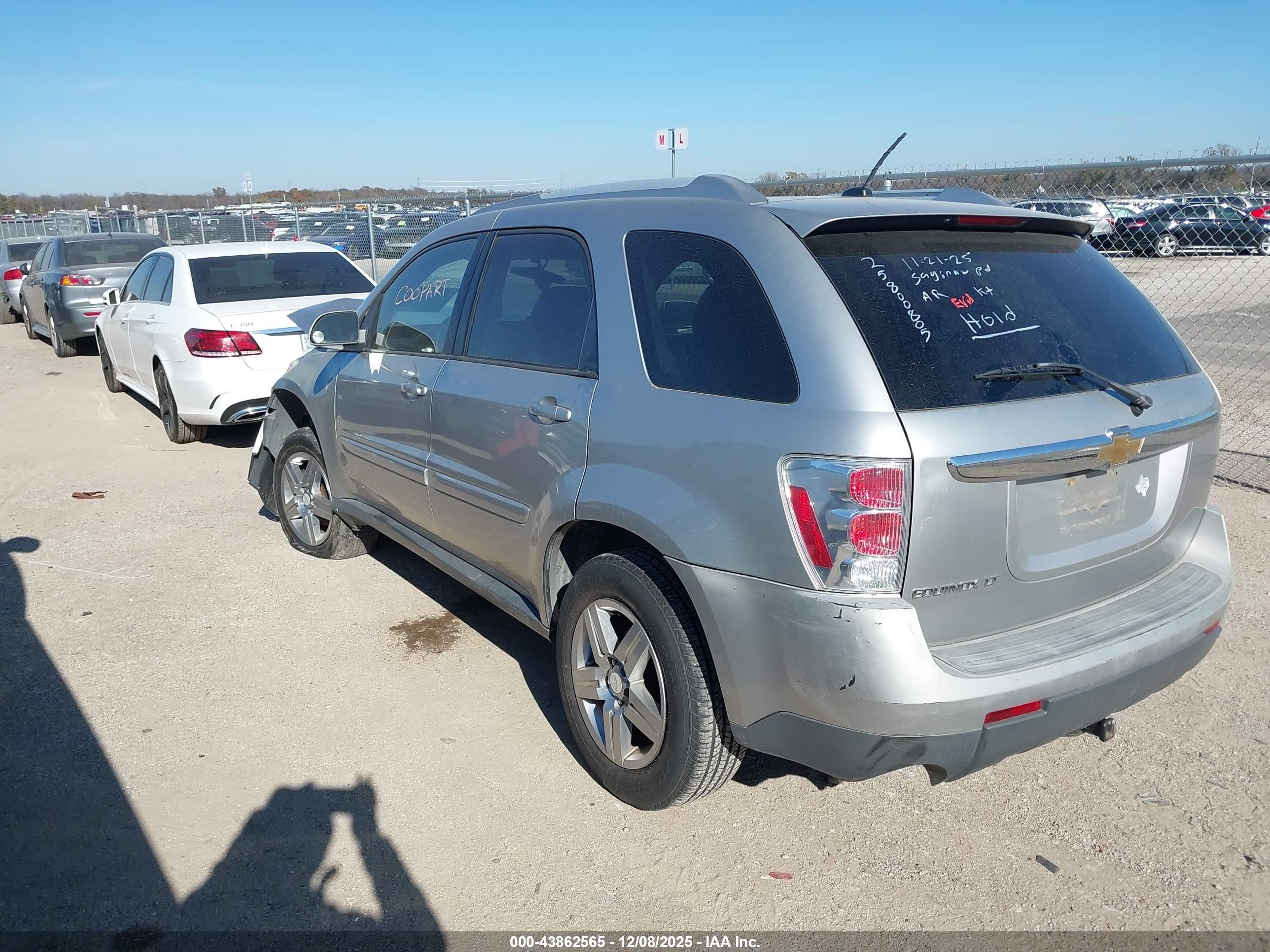 CHEVROLET EQUINOX image 3