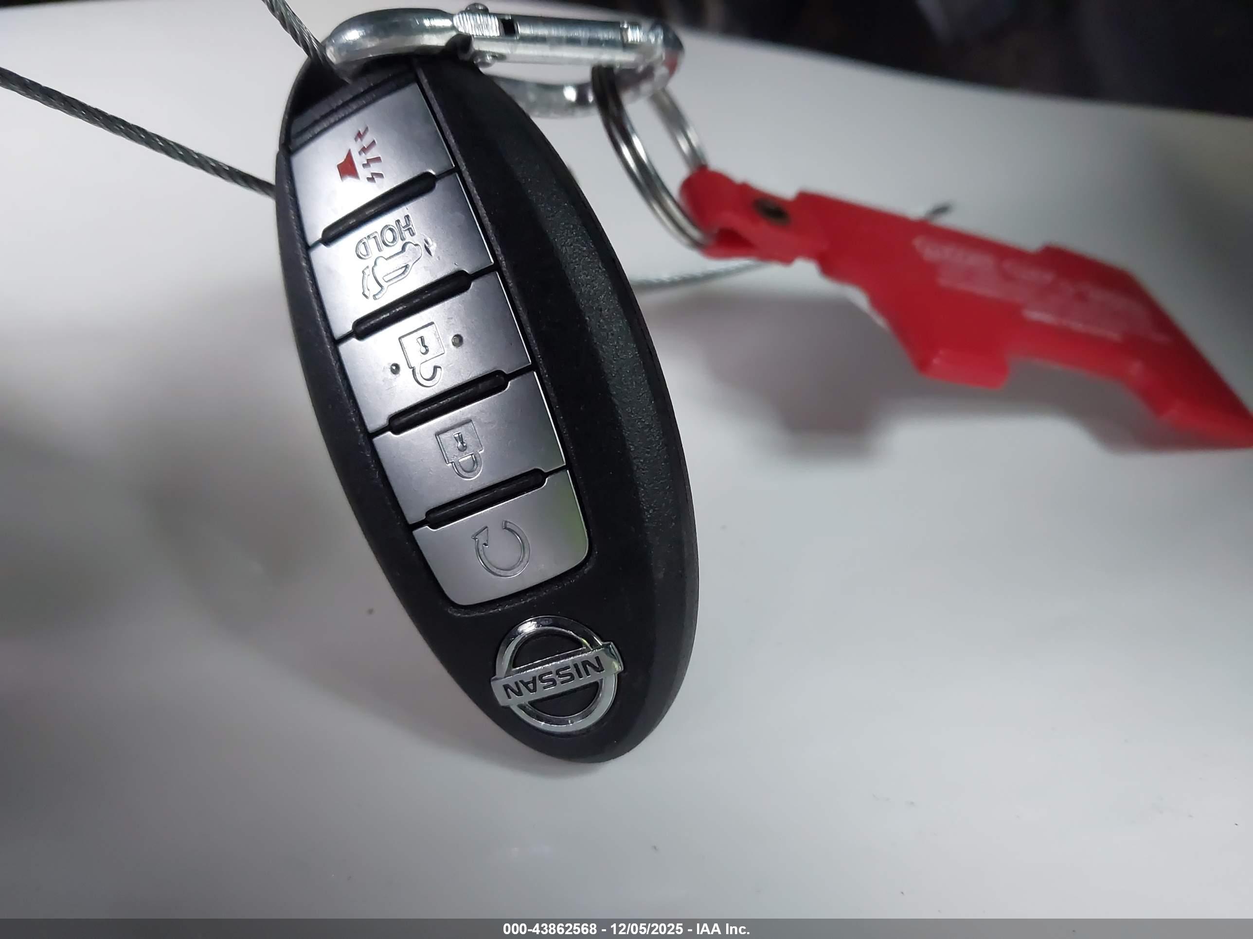 NISSAN ROGUE image 11