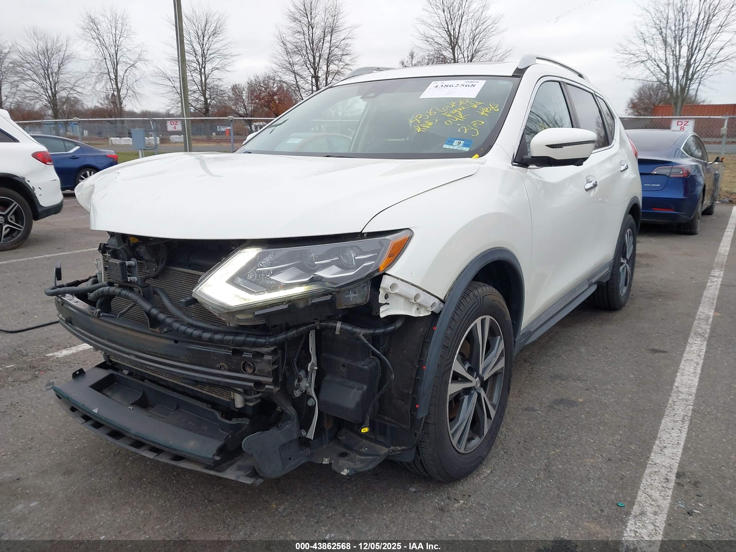 NISSAN ROGUE image 2