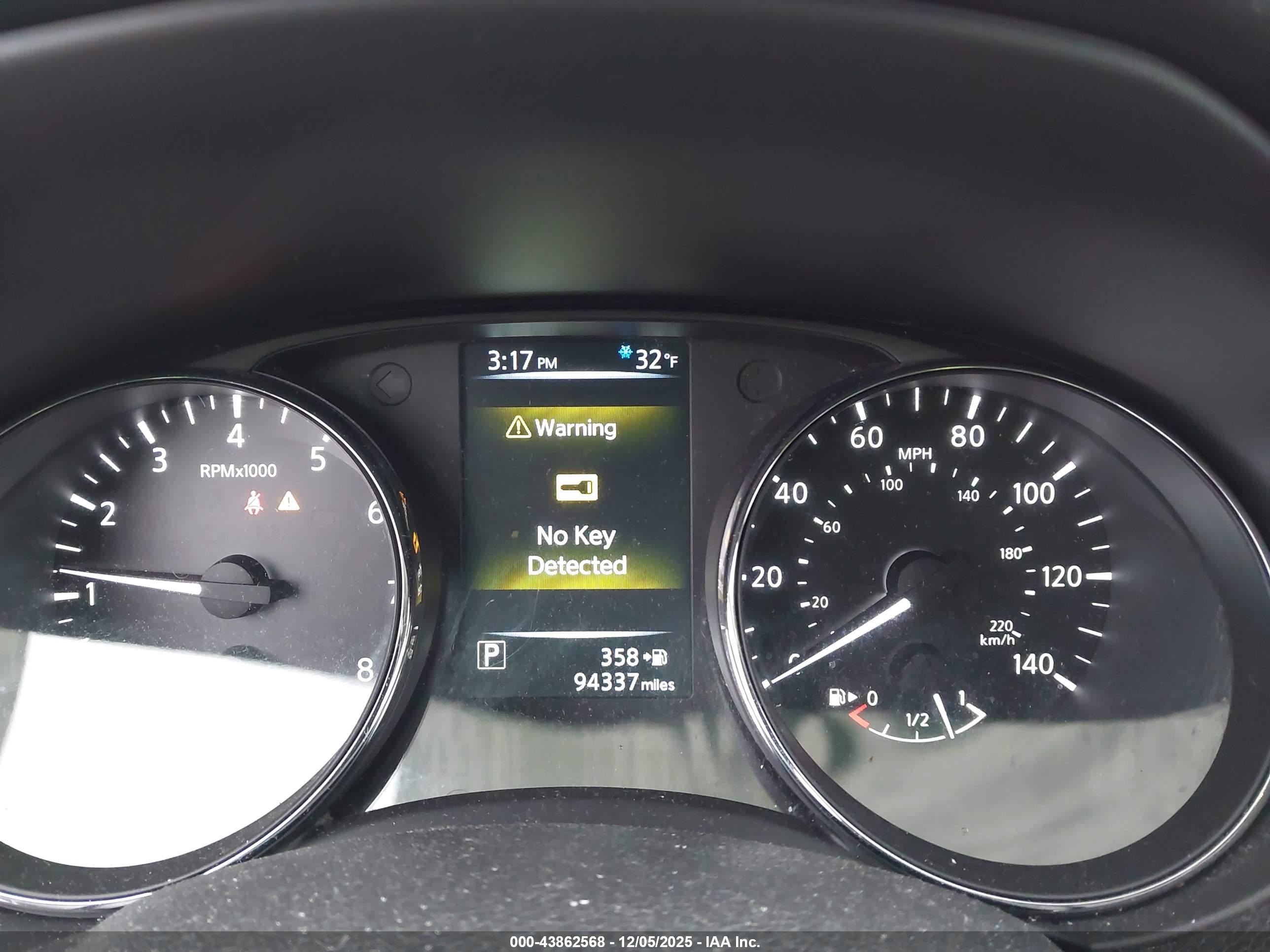 NISSAN ROGUE image 7