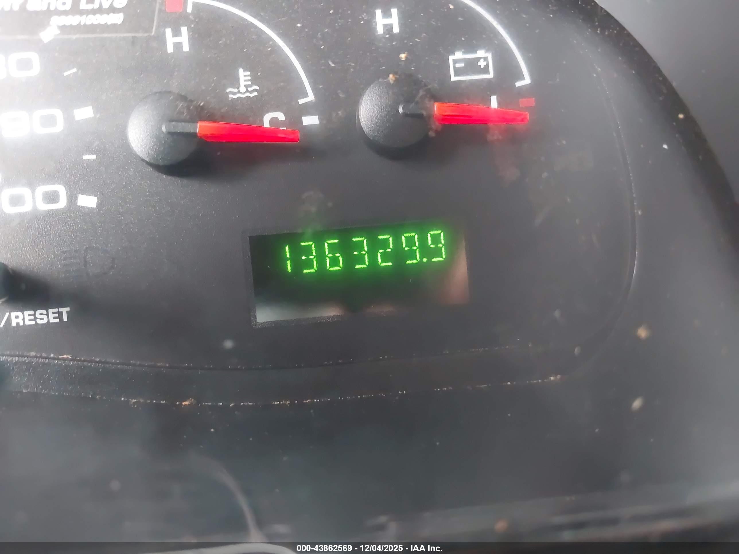 FORD E-450 image 6