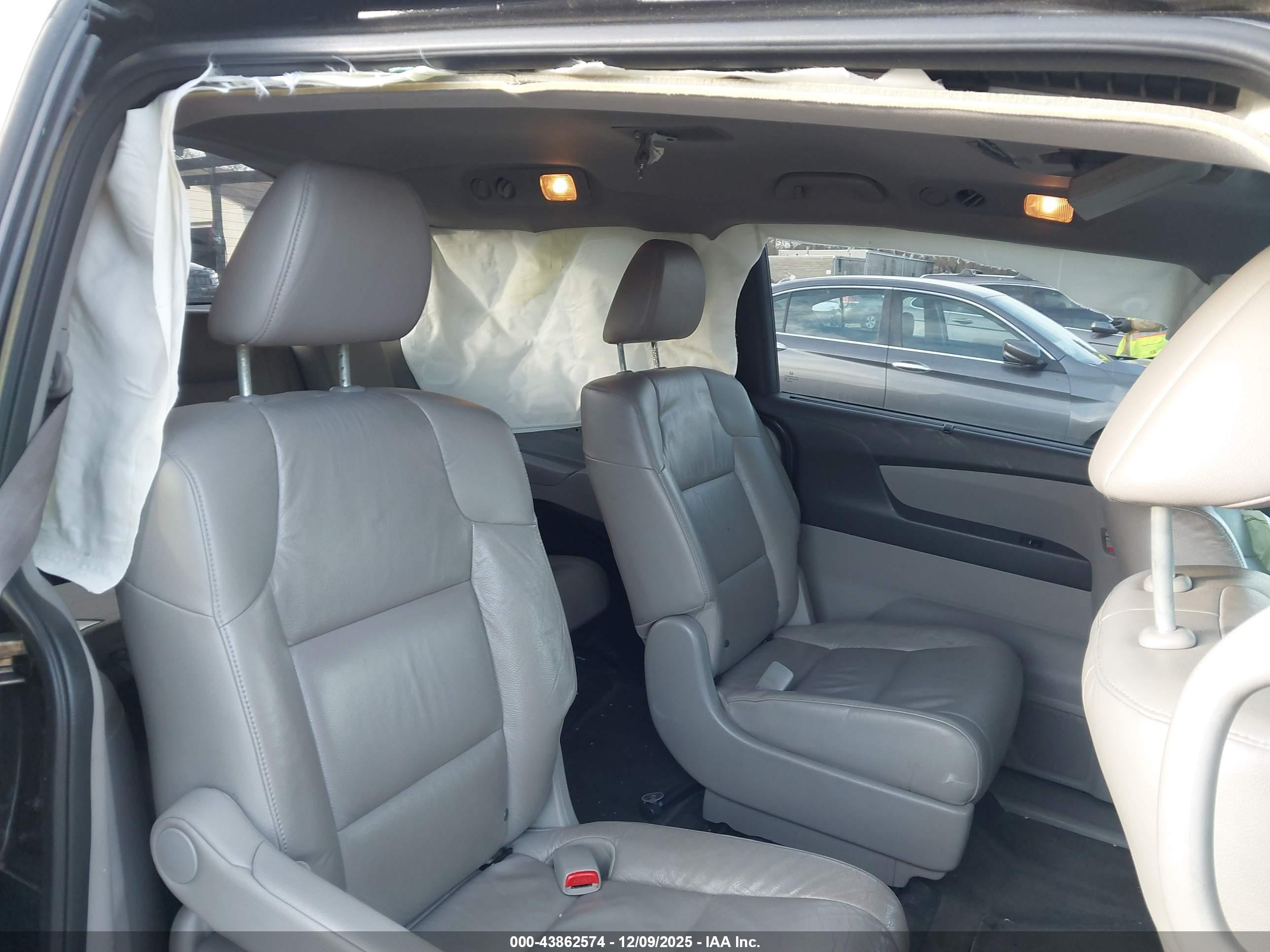 HONDA ODYSSEY image 8