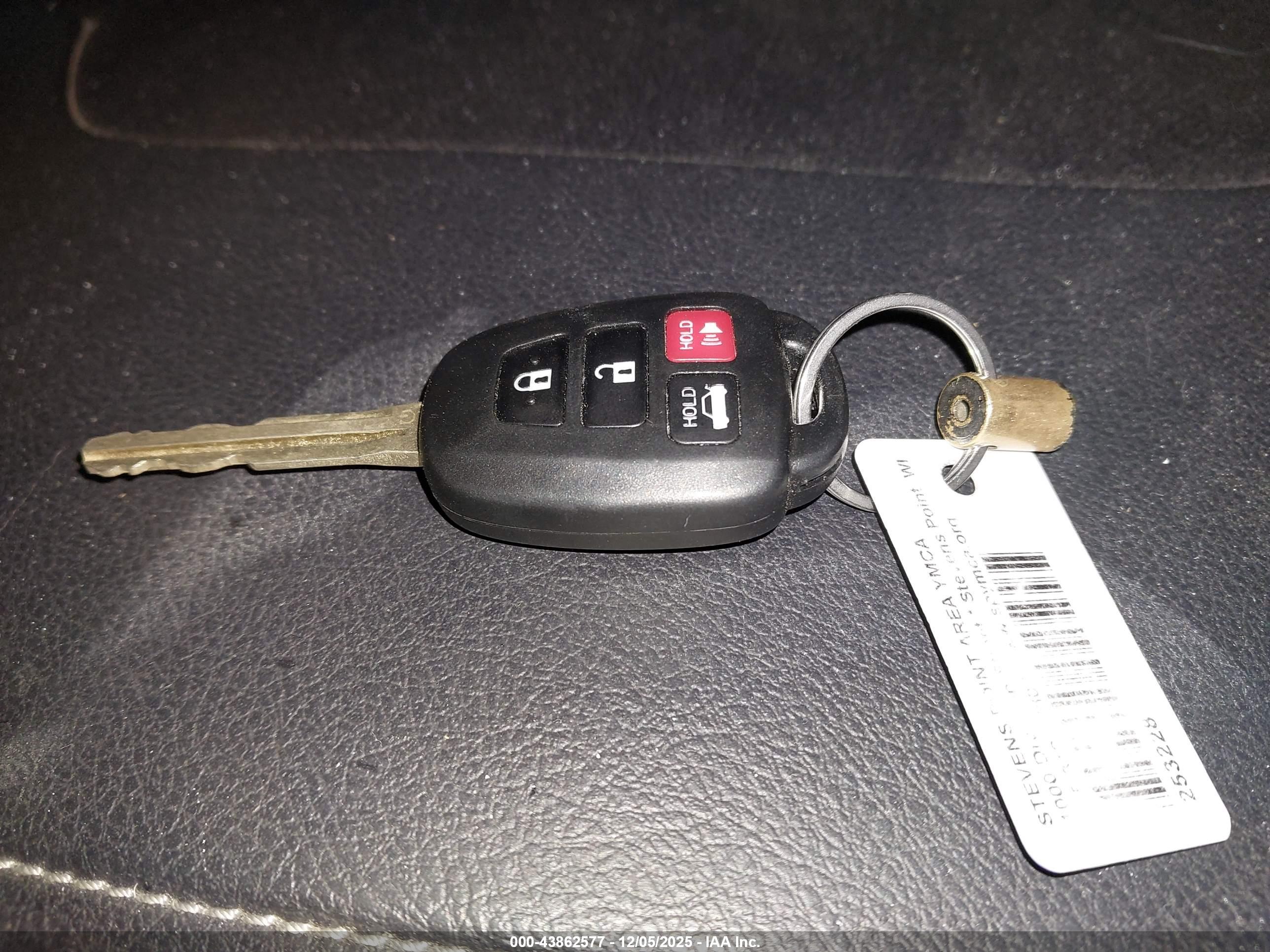 TOYOTA CAMRY image 11