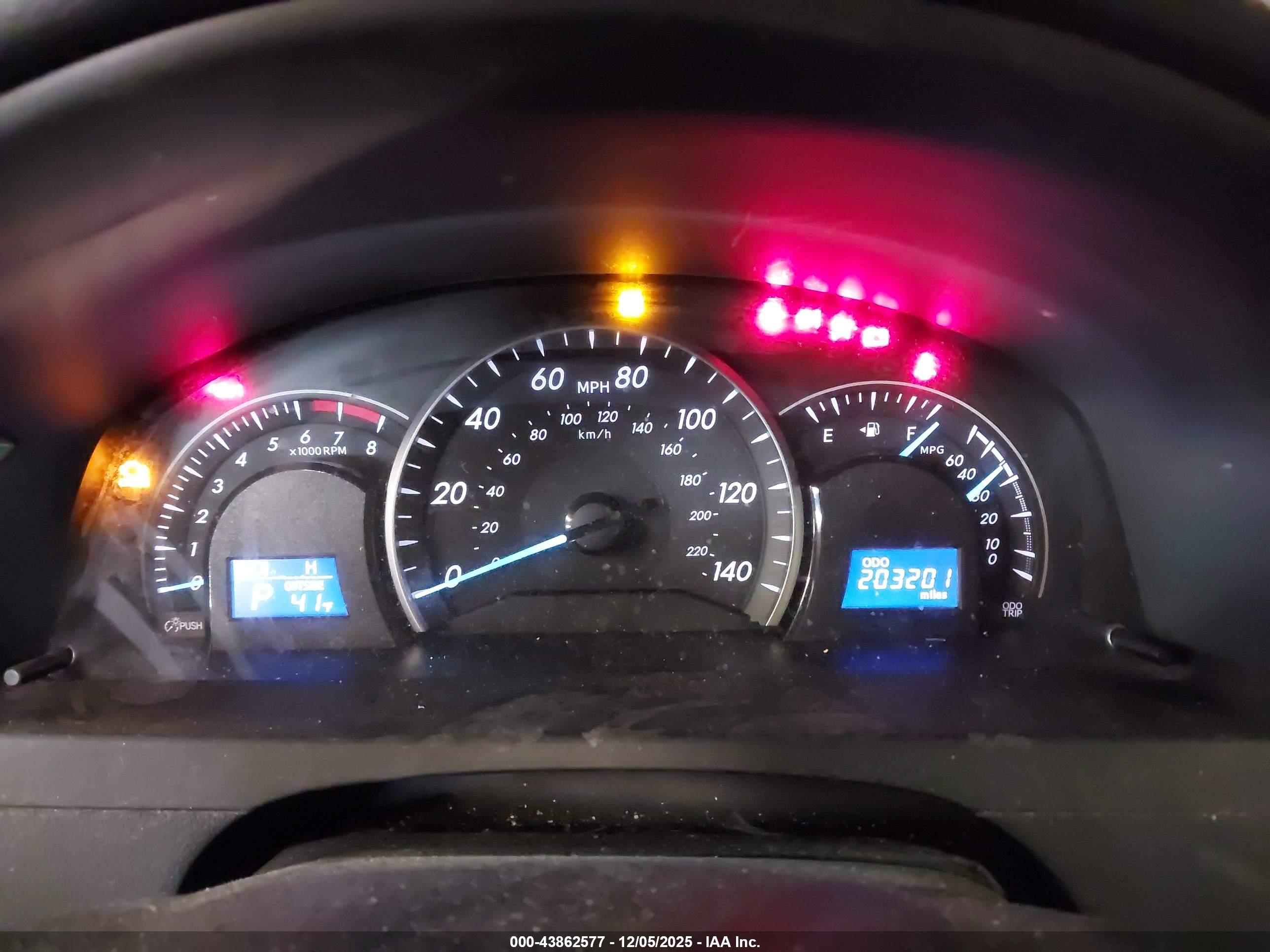 TOYOTA CAMRY image 7
