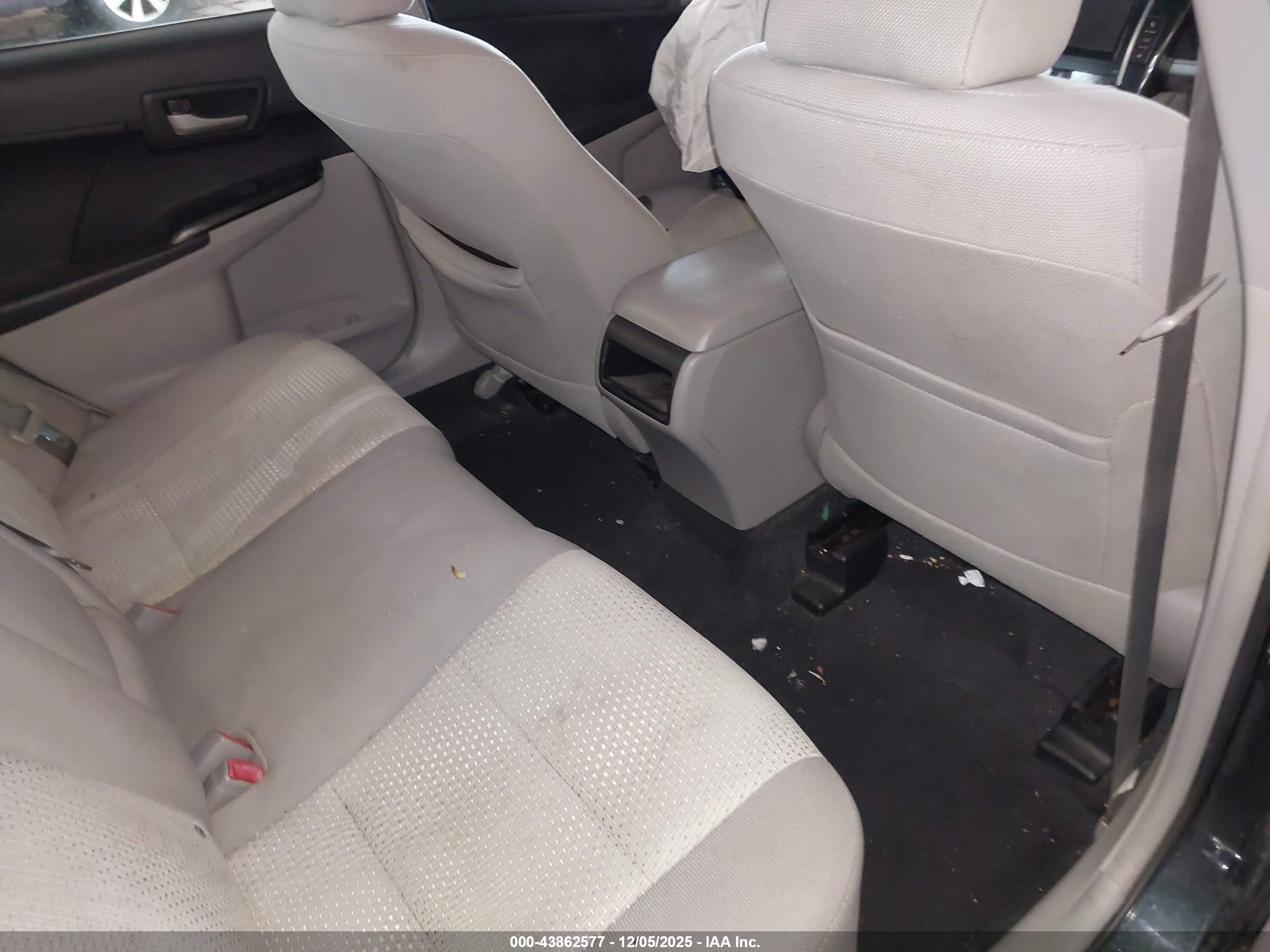 TOYOTA CAMRY image 8