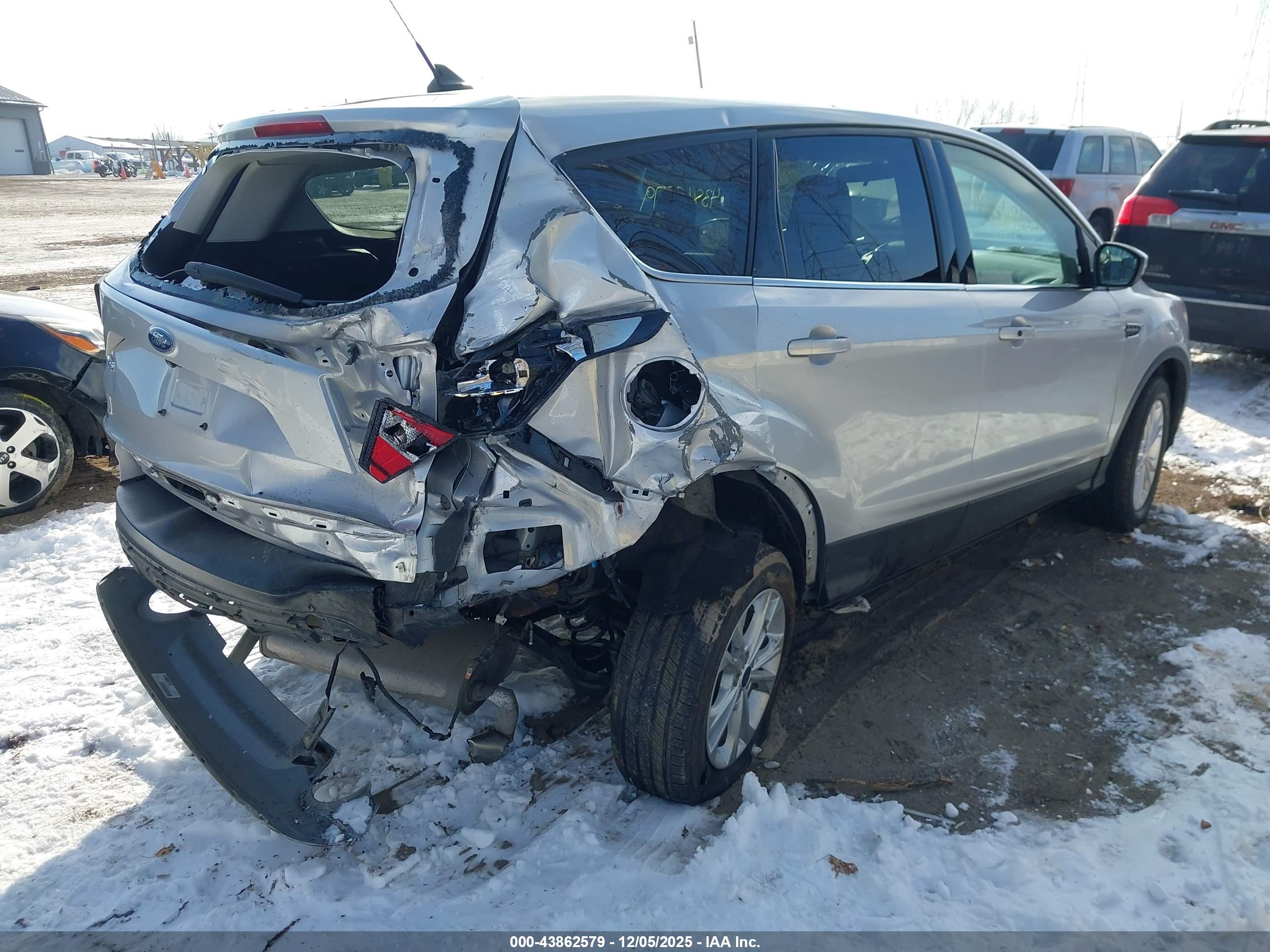 FORD ESCAPE image 4