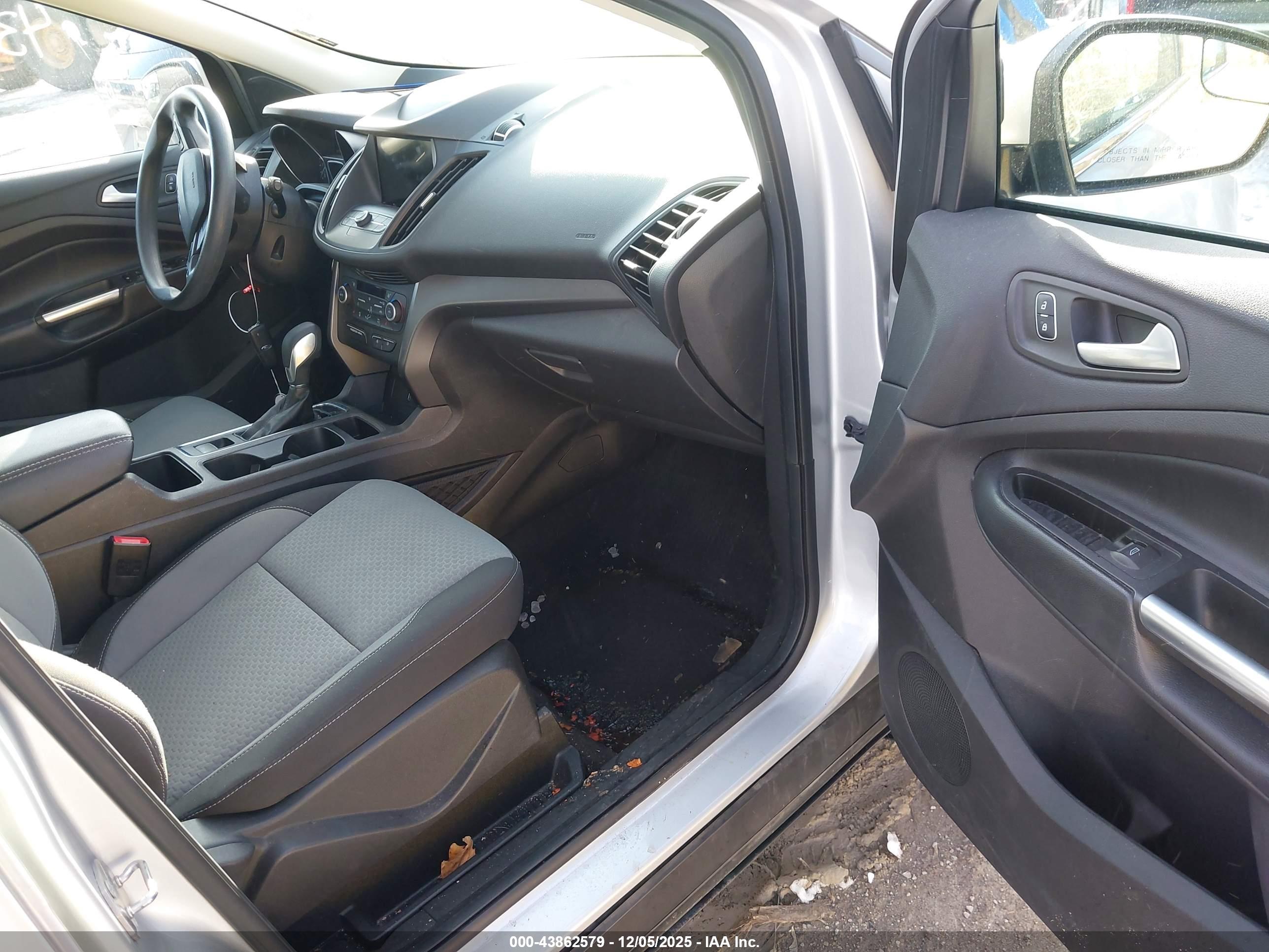 FORD ESCAPE image 5