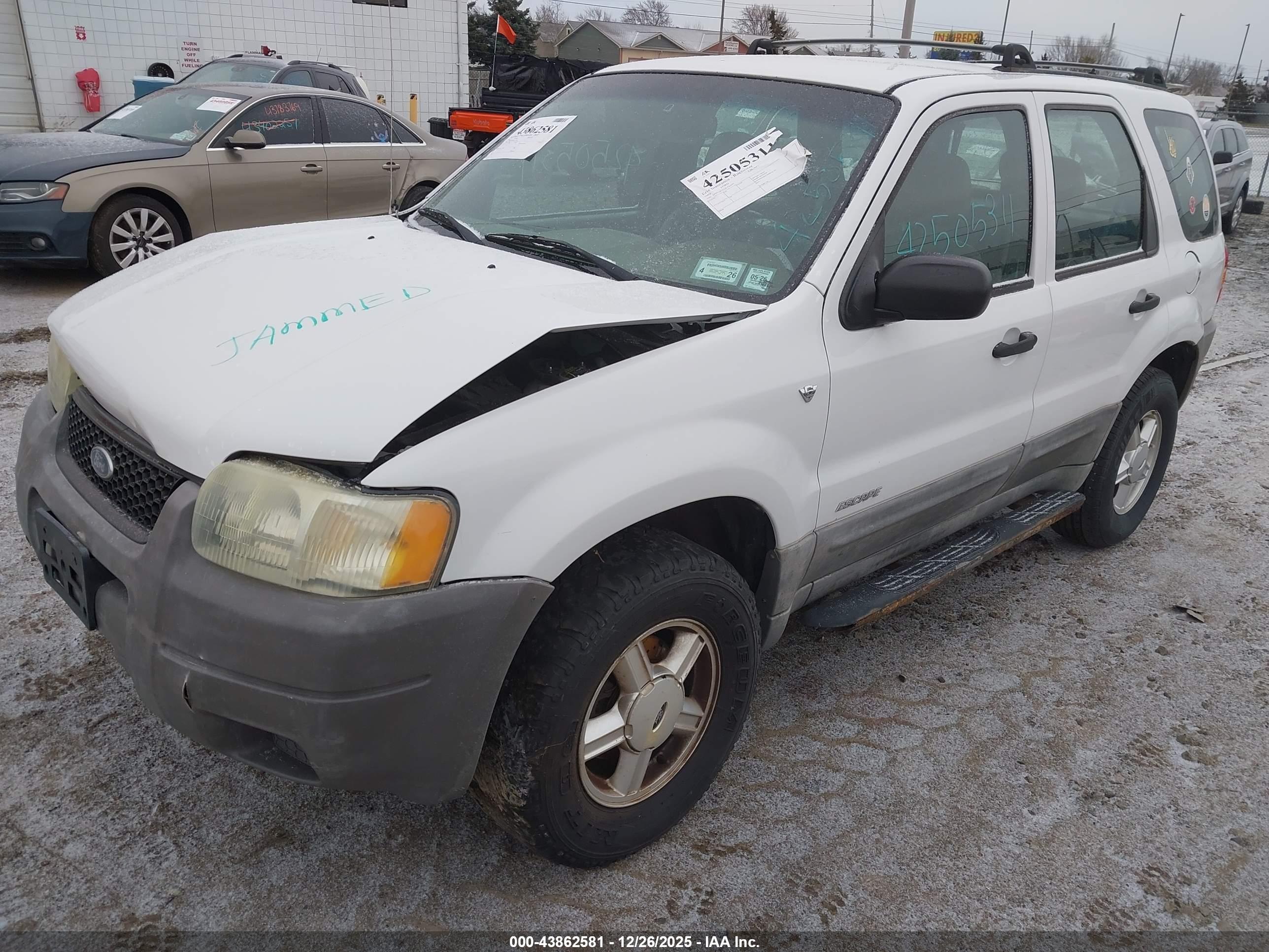 FORD ESCAPE image 2
