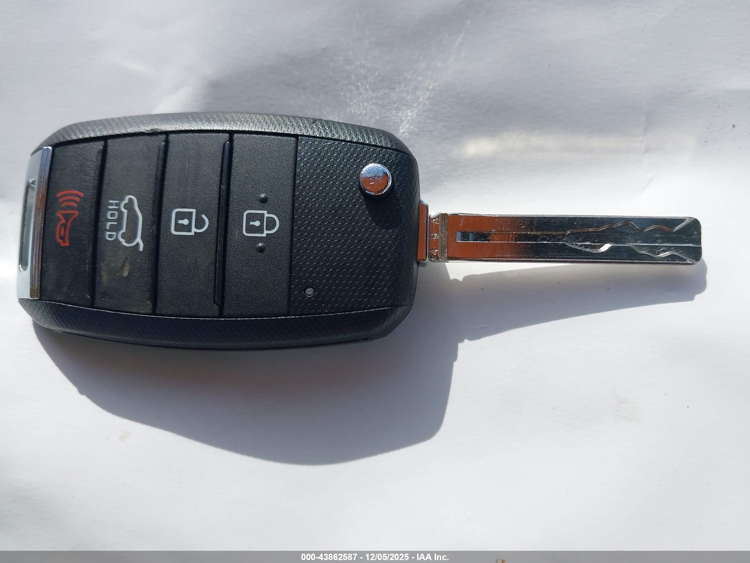KIA SPORTAGE image 11