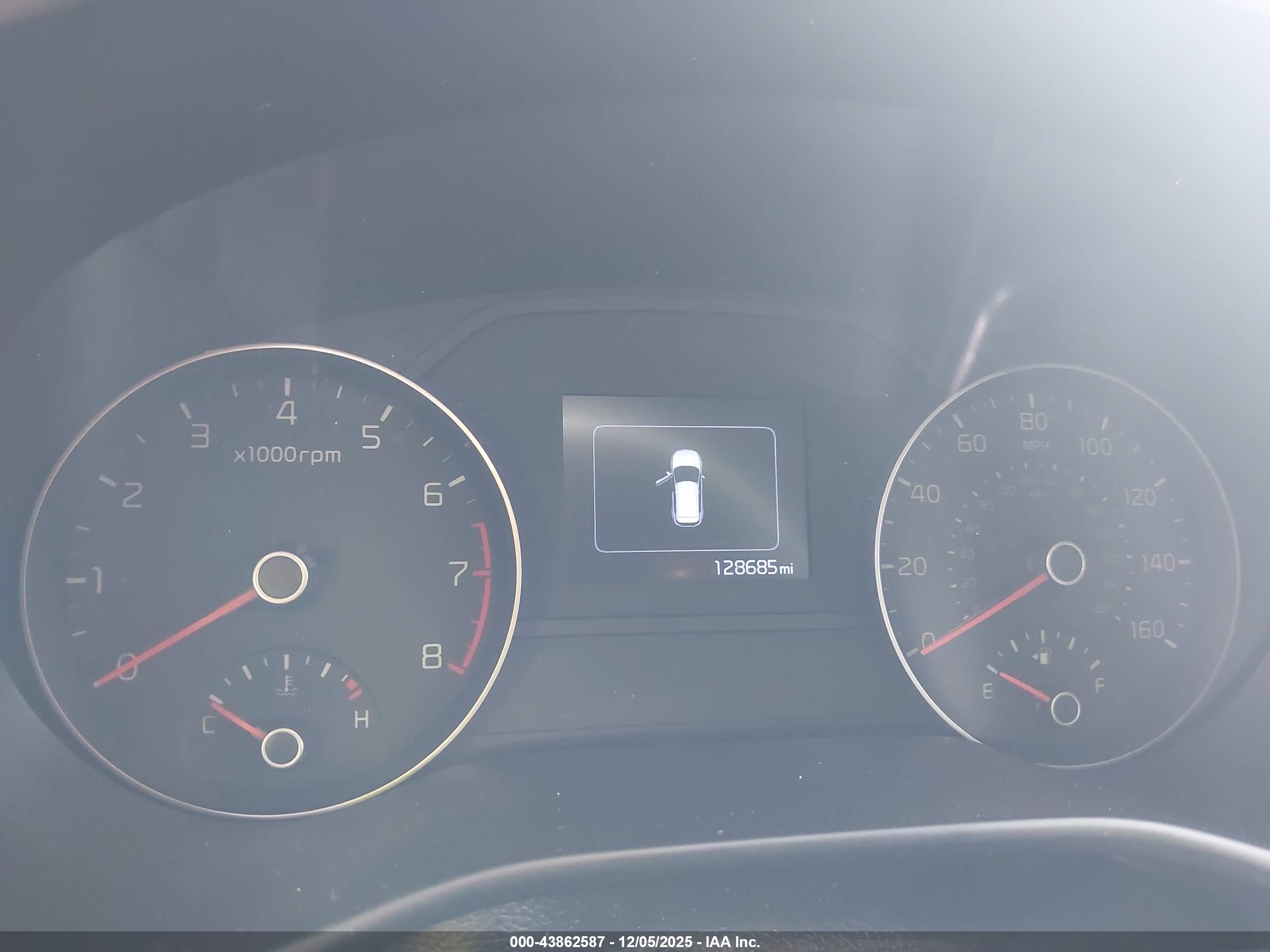 KIA SPORTAGE image 7