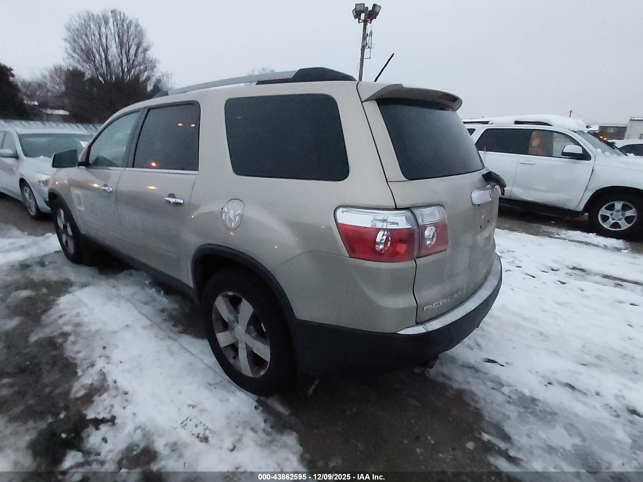 GMC ACADIA image 3