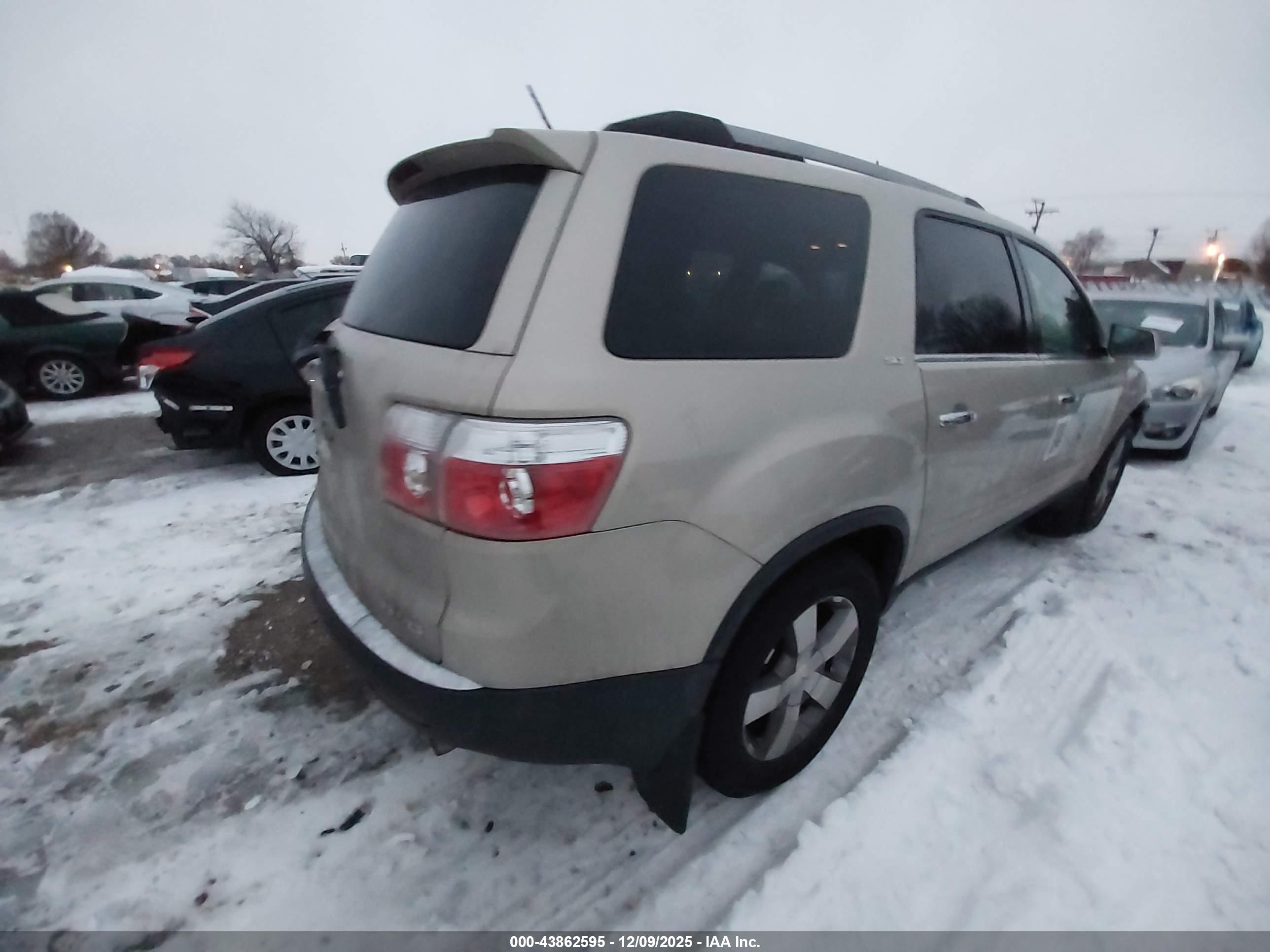 GMC ACADIA image 4