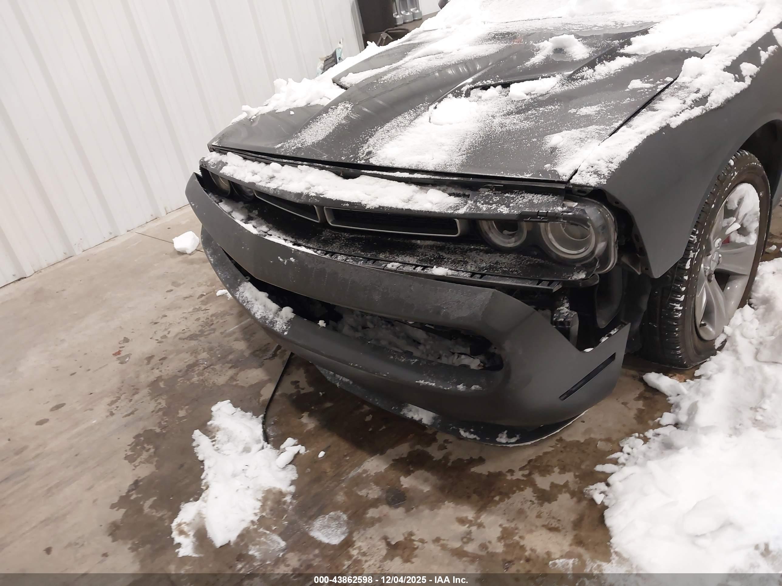 DODGE CHALLENGER image 6