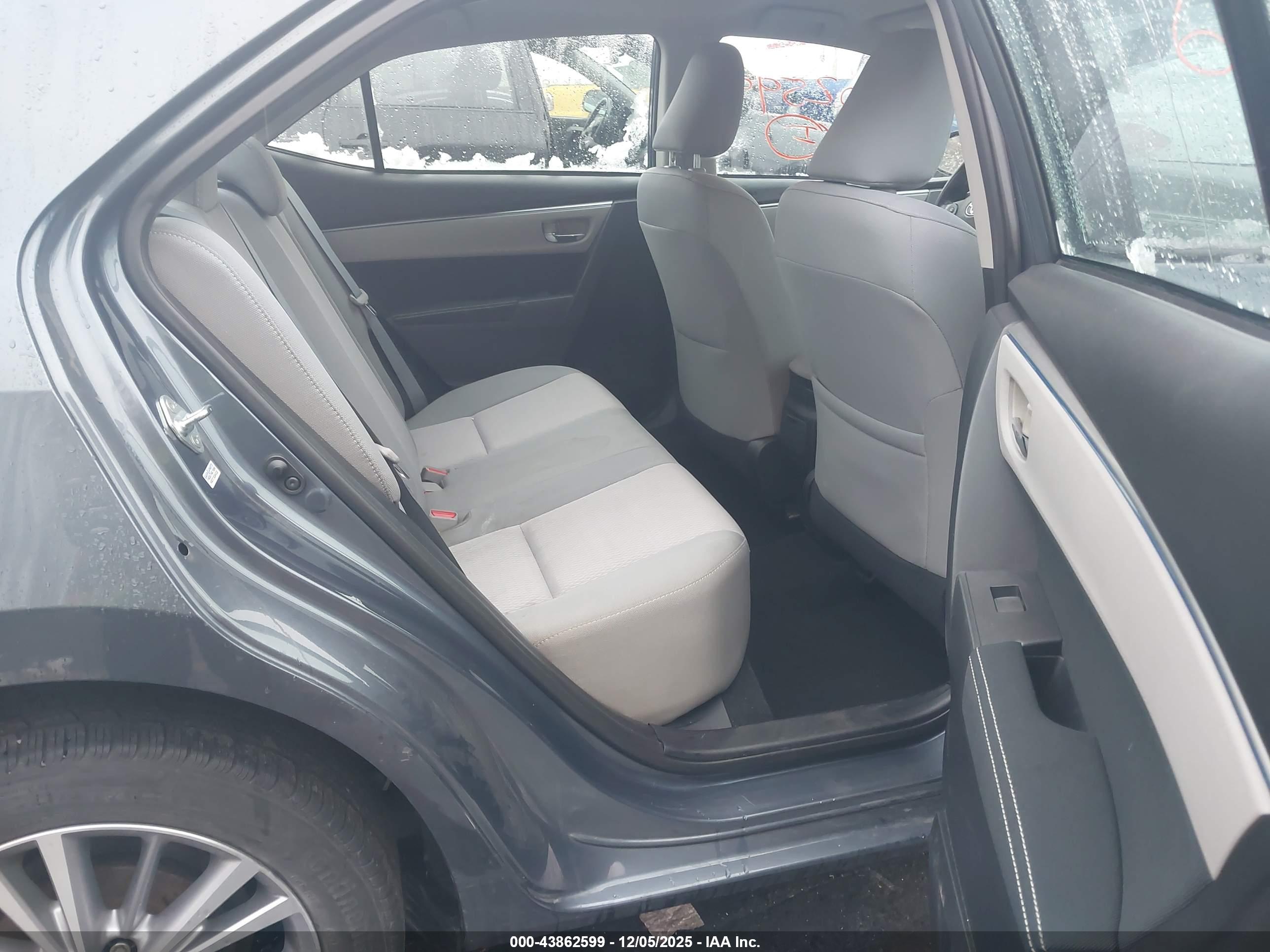 TOYOTA COROLLA image 8
