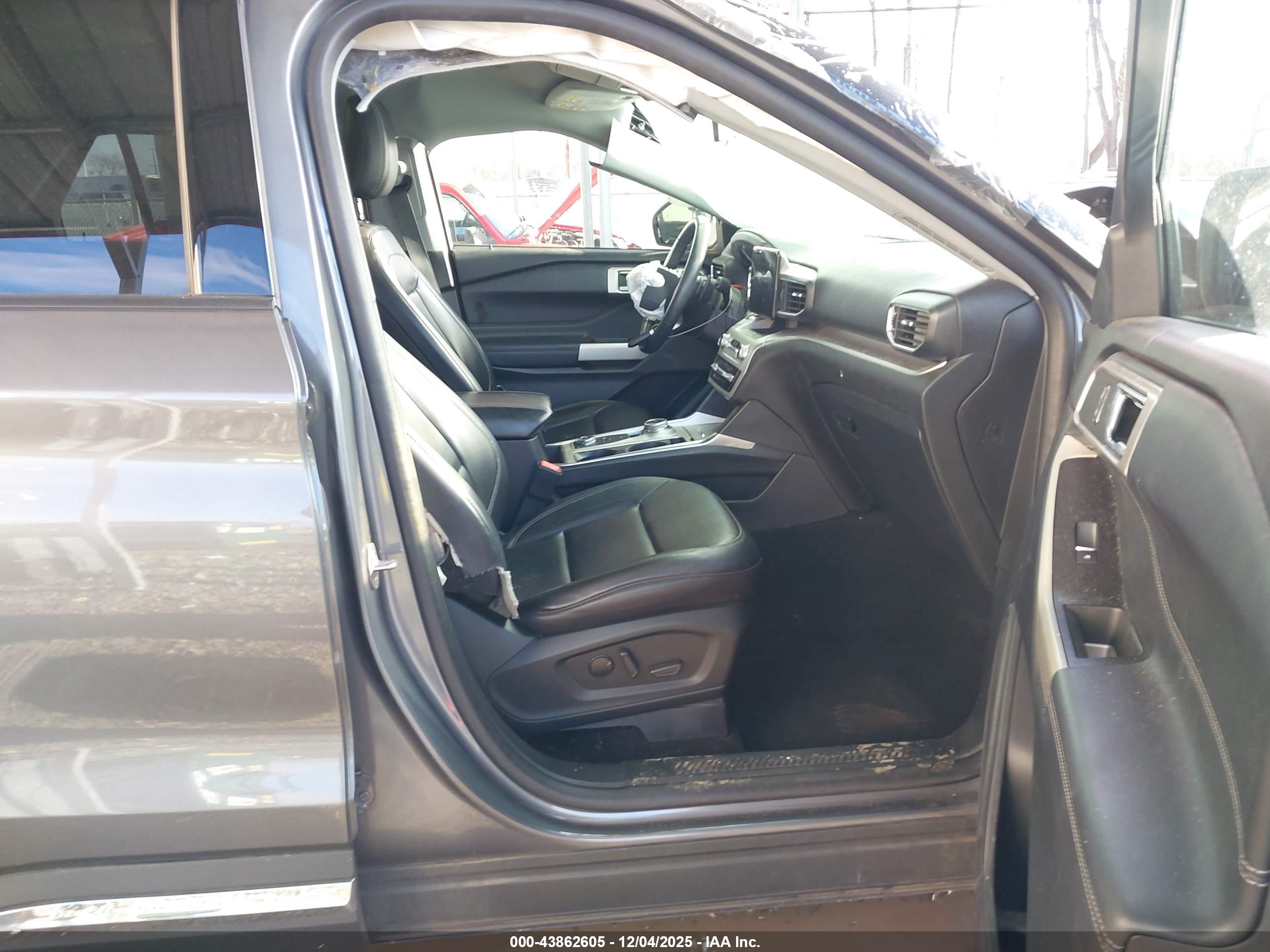 FORD EXPLORER image 5