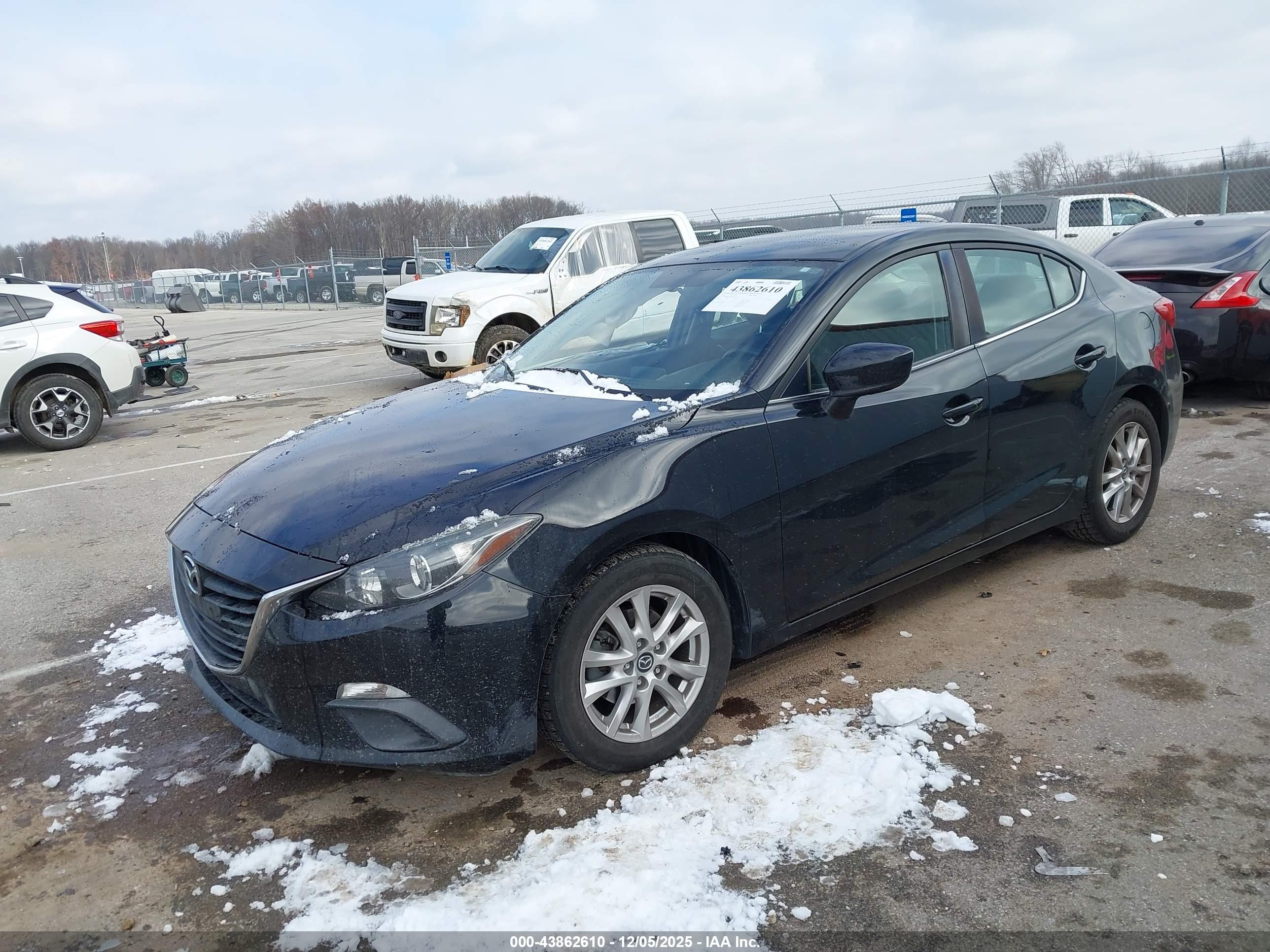 MAZDA MAZDA3 image 2