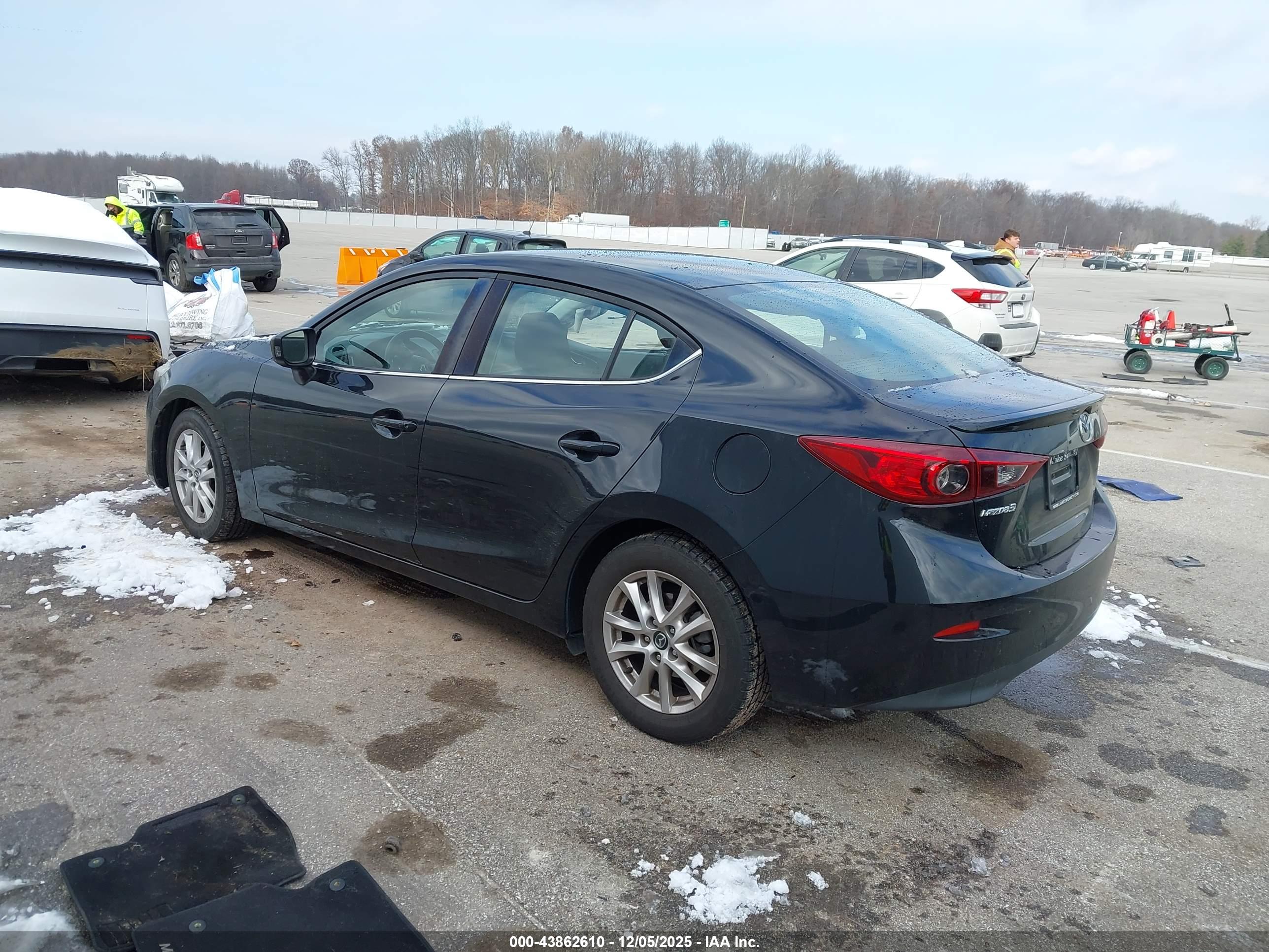 MAZDA MAZDA3 image 3