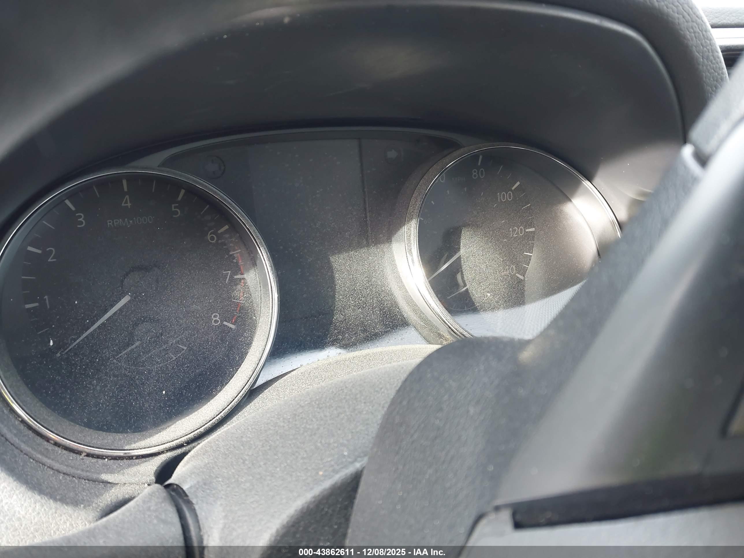NISSAN ROGUE image 7
