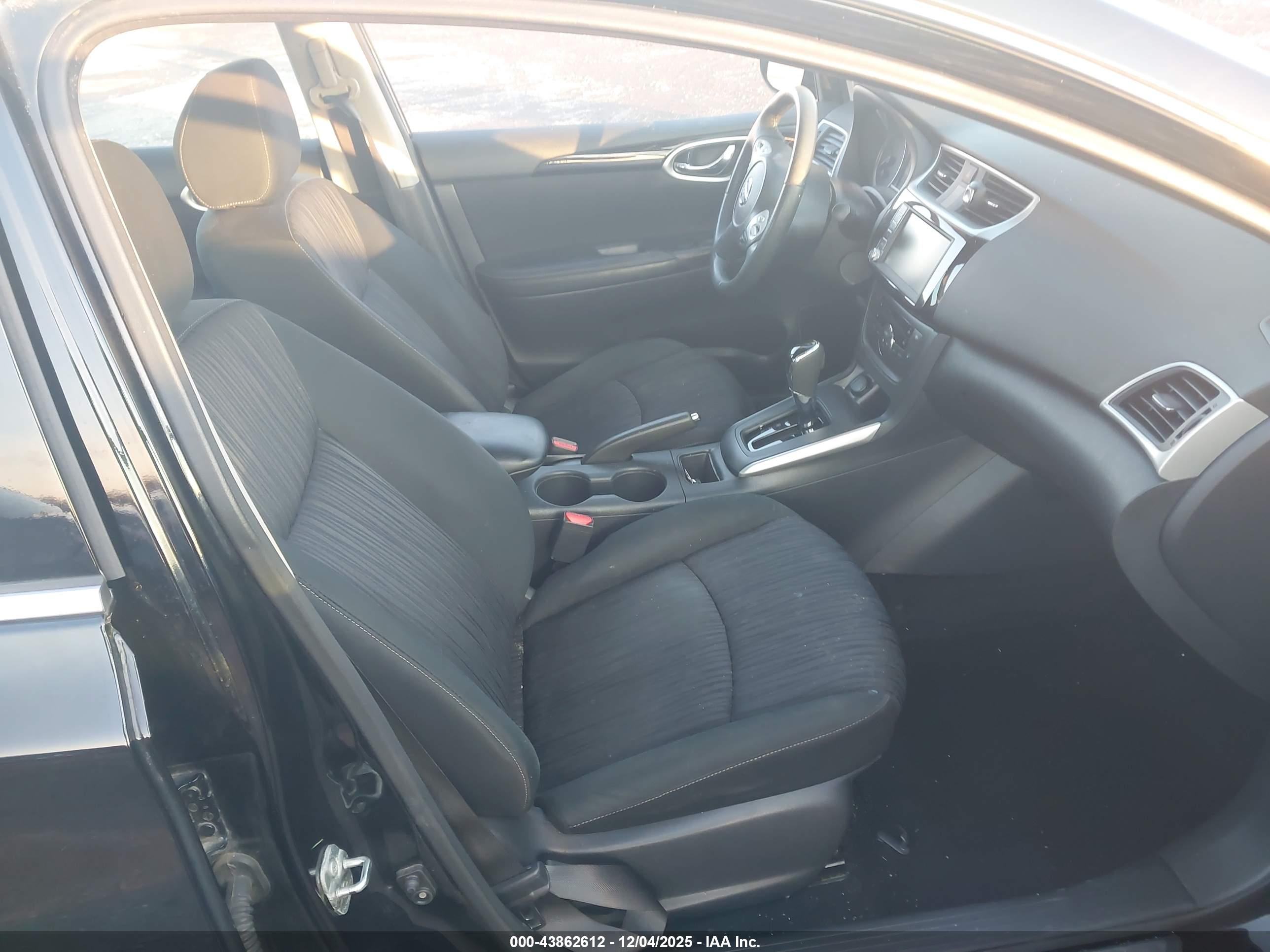 NISSAN SENTRA image 5