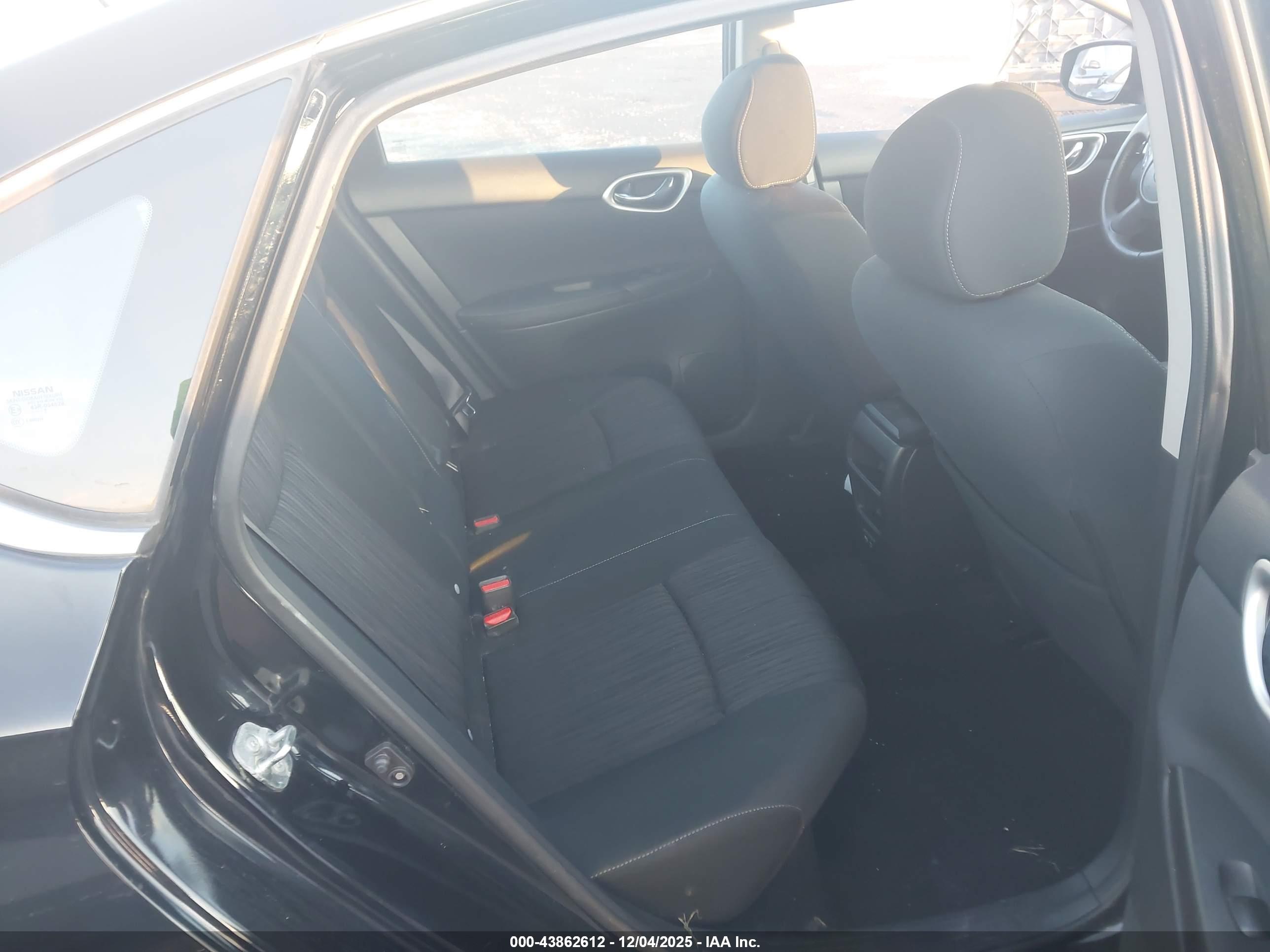 NISSAN SENTRA image 8