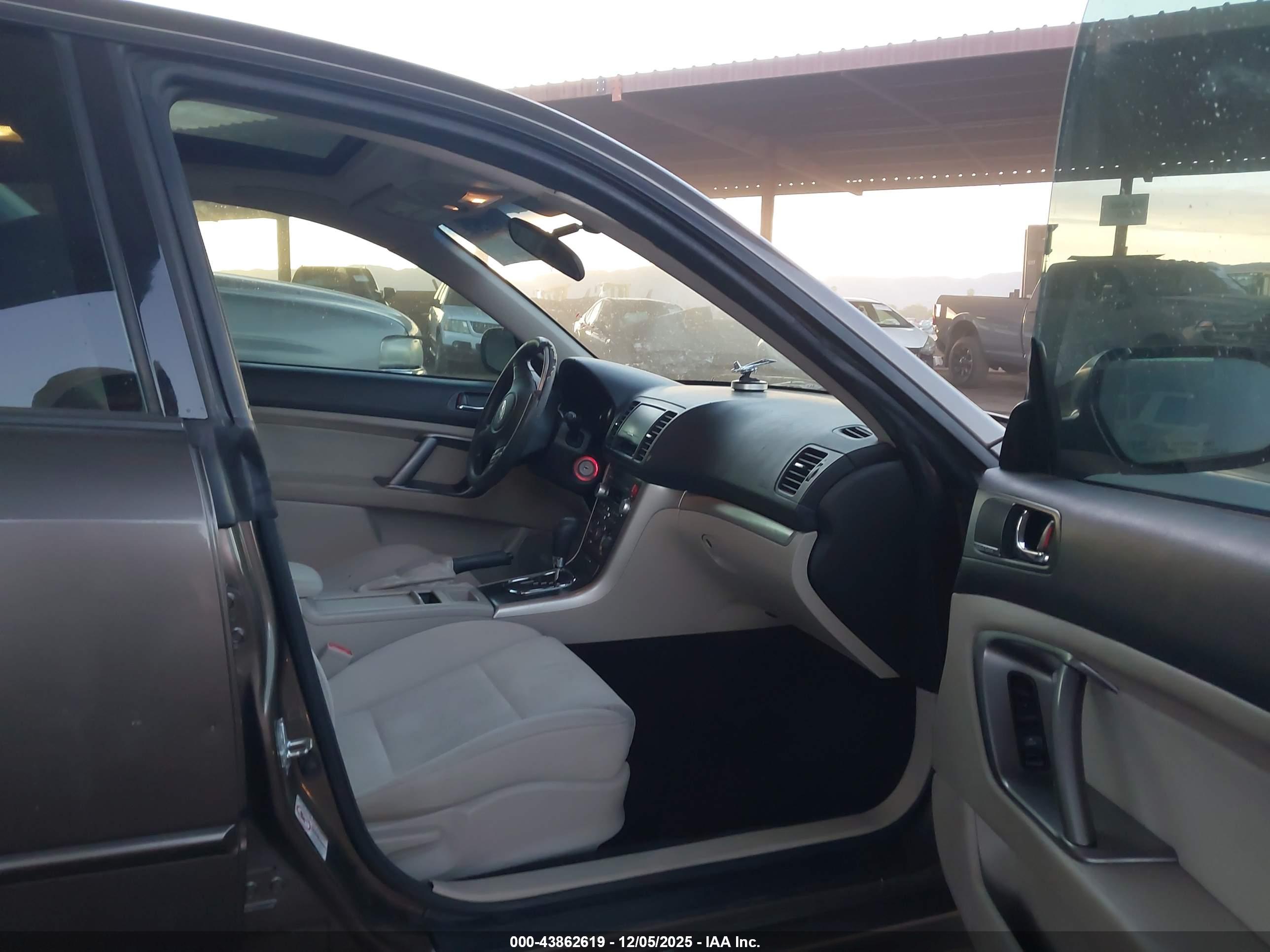 SUBARU LEGACY image 5
