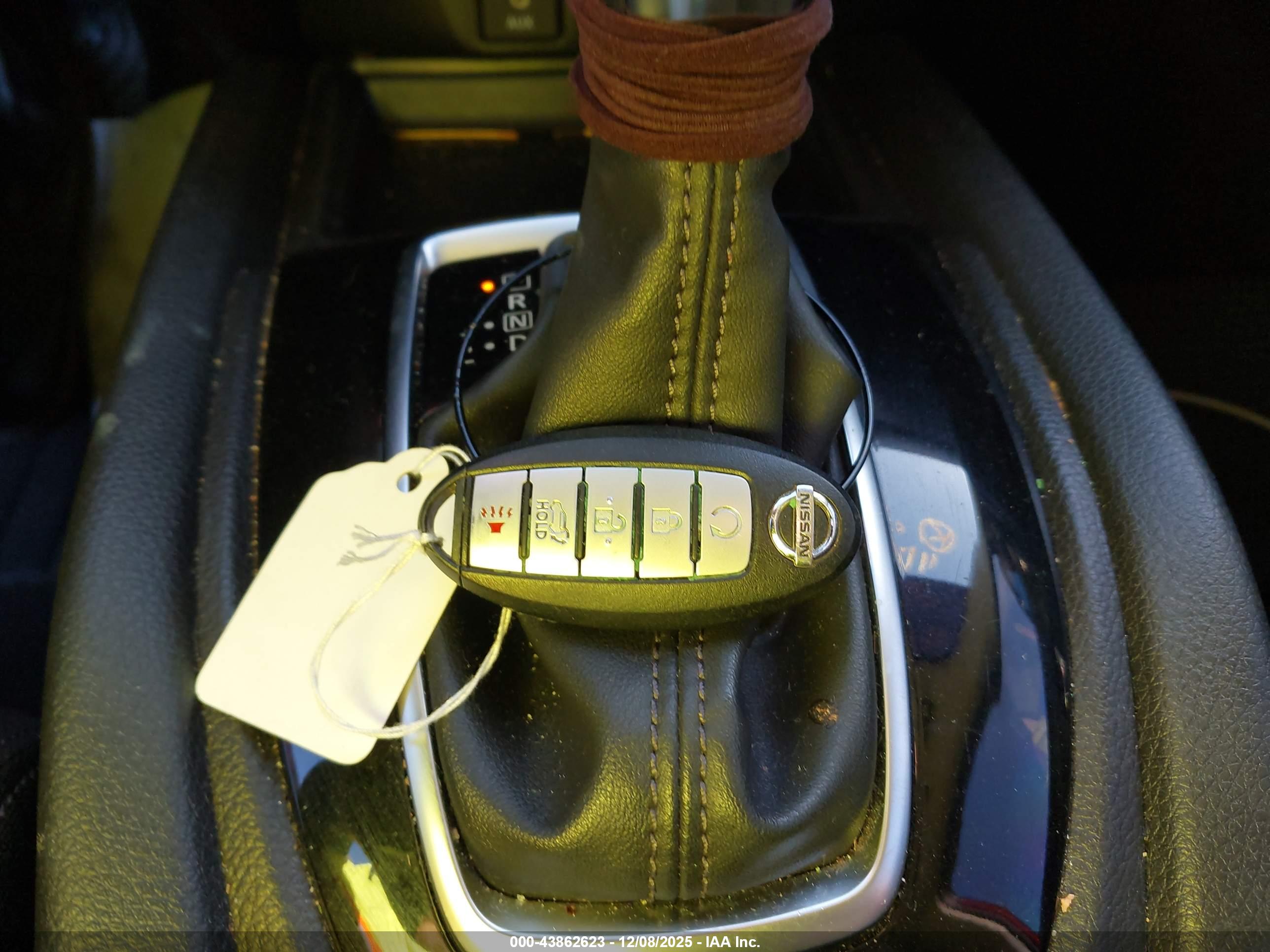 NISSAN ROGUE image 11